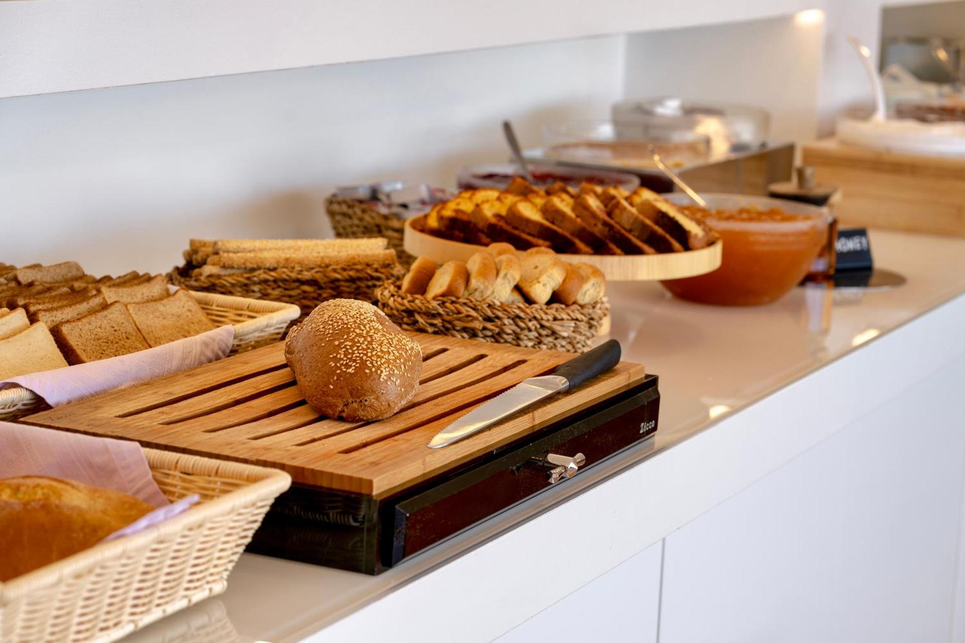 Hotel Adonis Athens - Photo 6