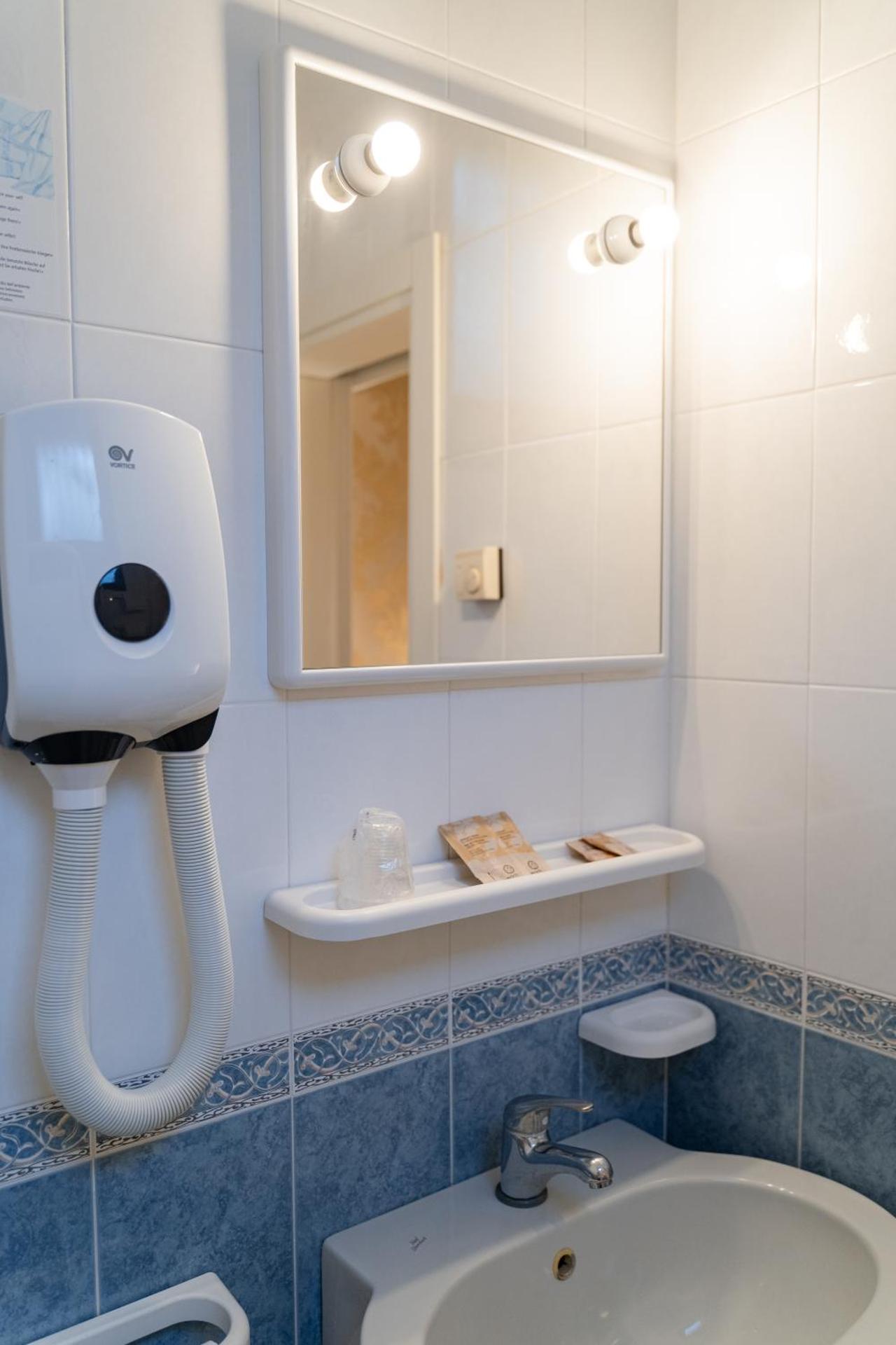 Hotel Tivoli - Photo 45