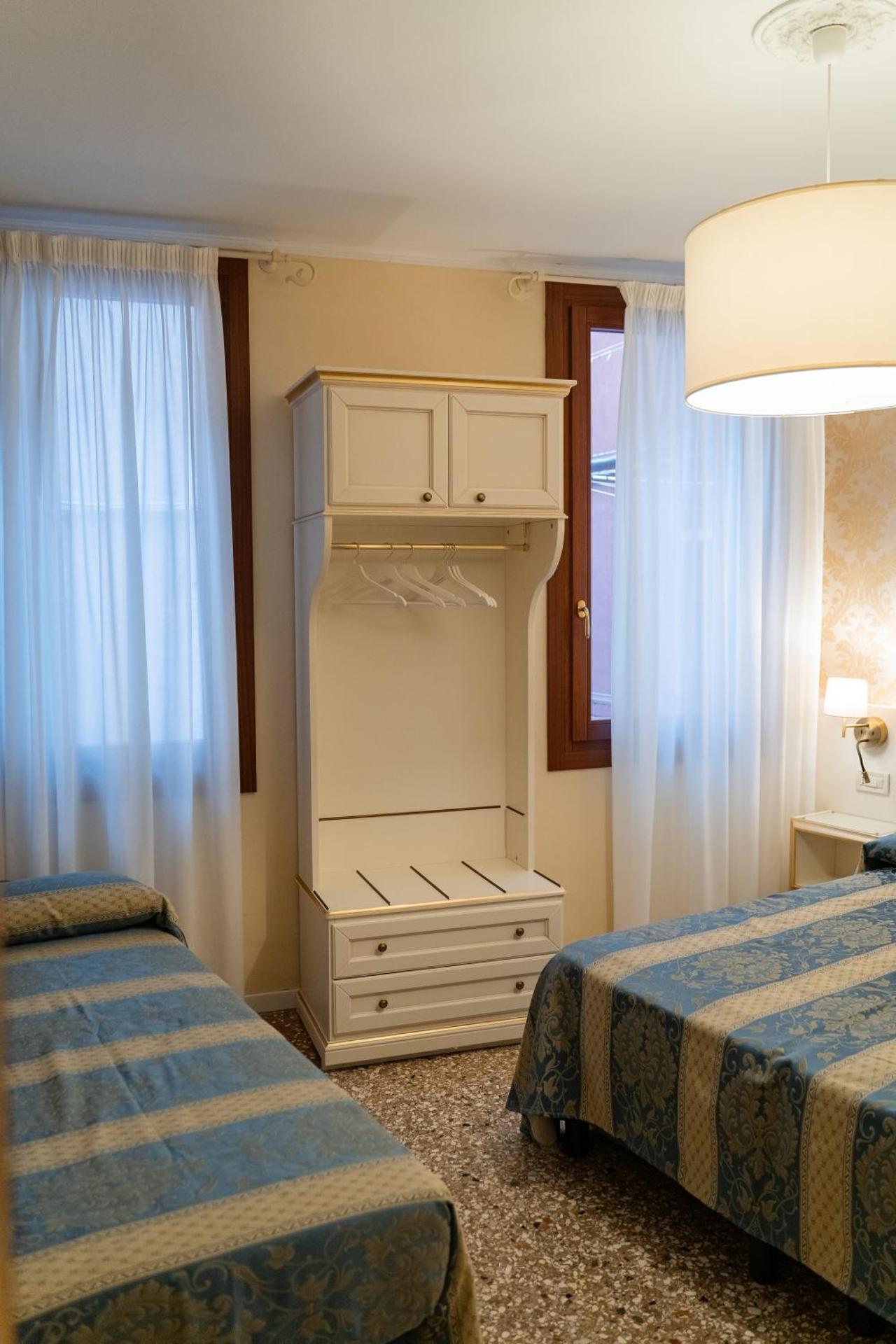 Hotel Tivoli - Photo 51