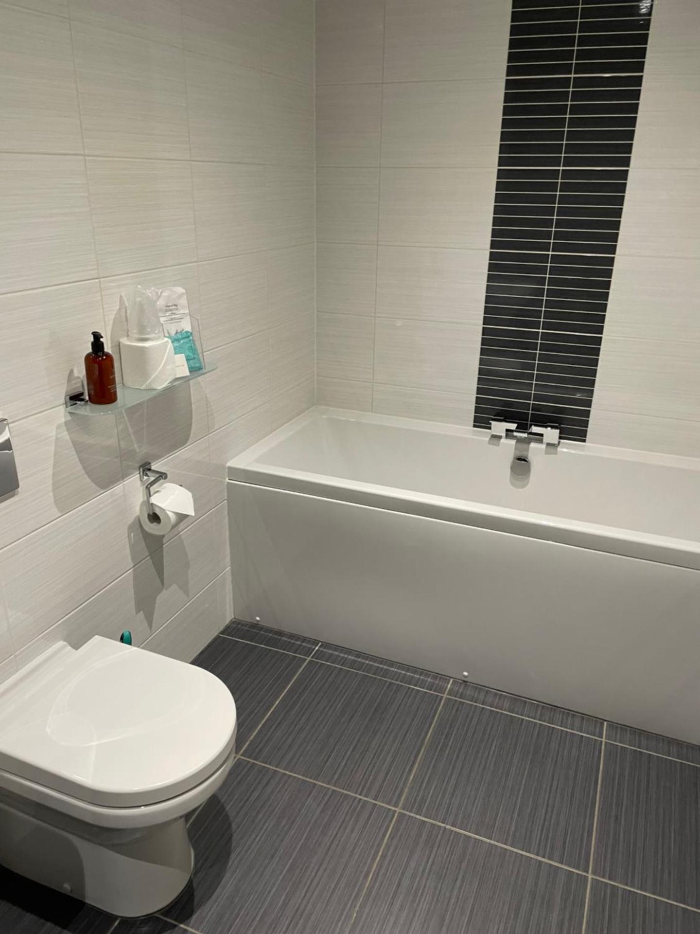 The Claymore Guest House - Photo 81