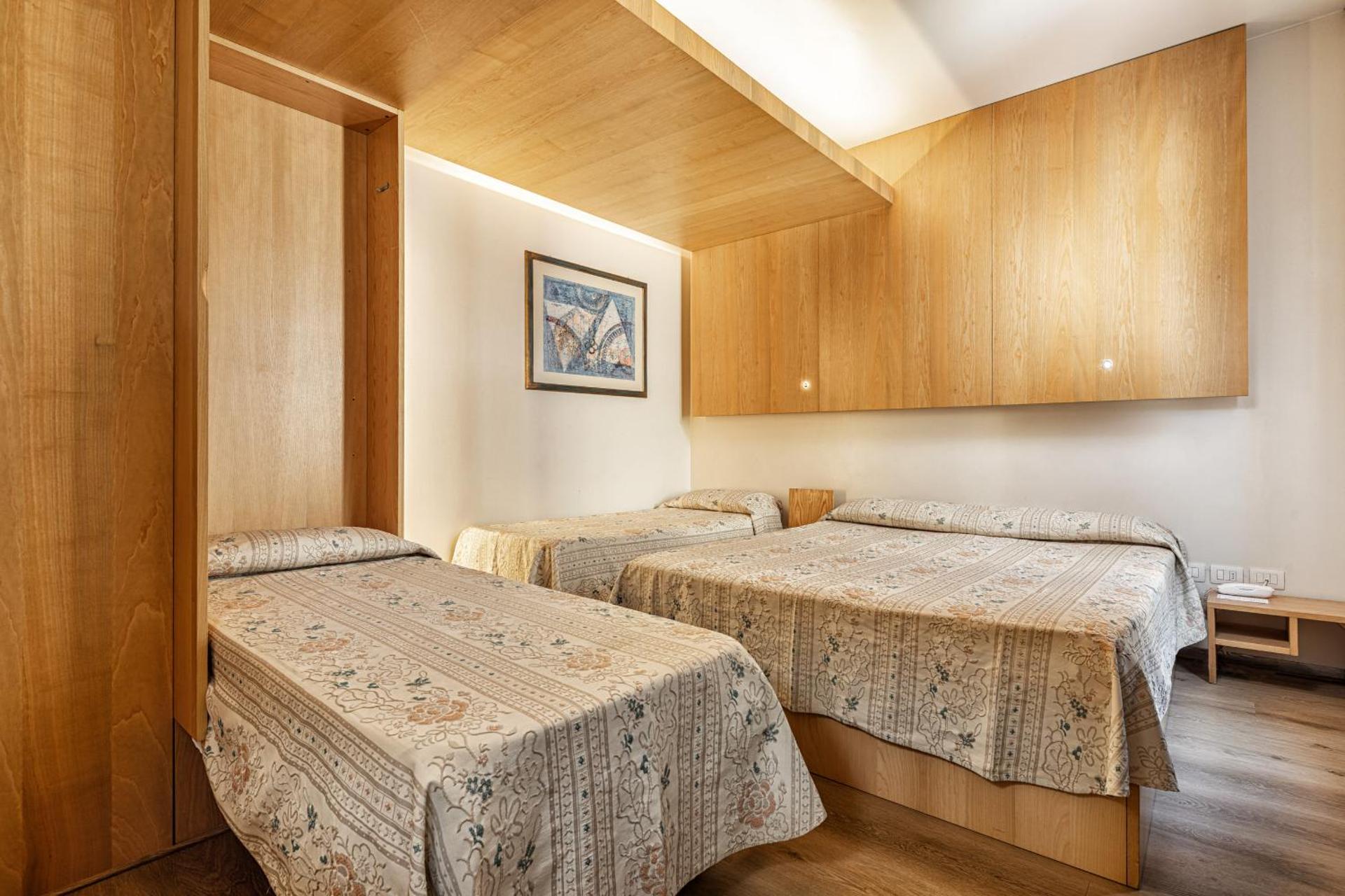 Hotel Minerva - Photo 49