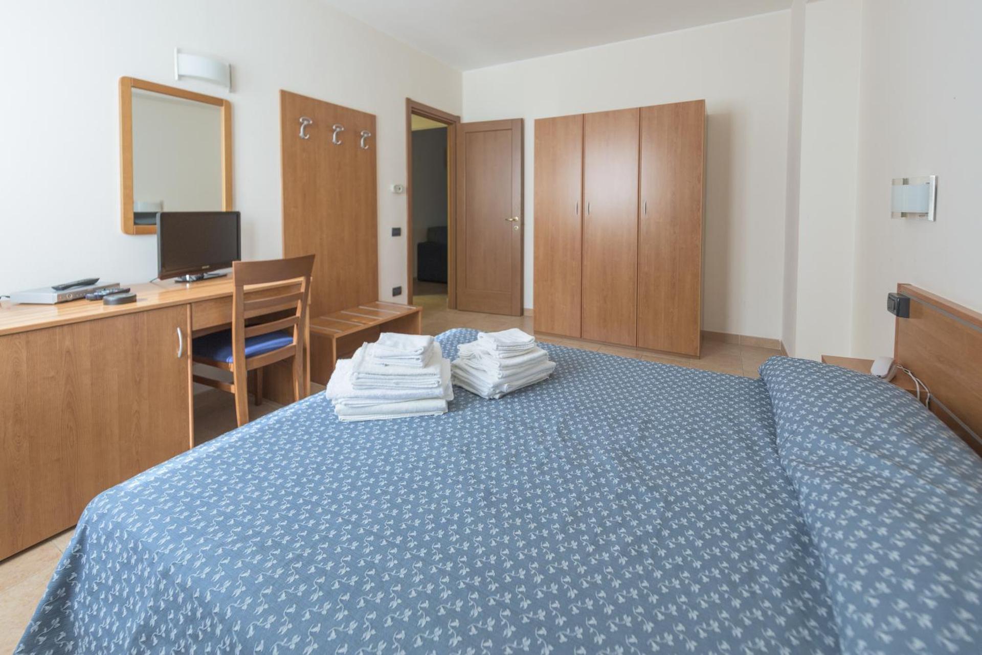 Hotel Isola Rossa - Photo 22