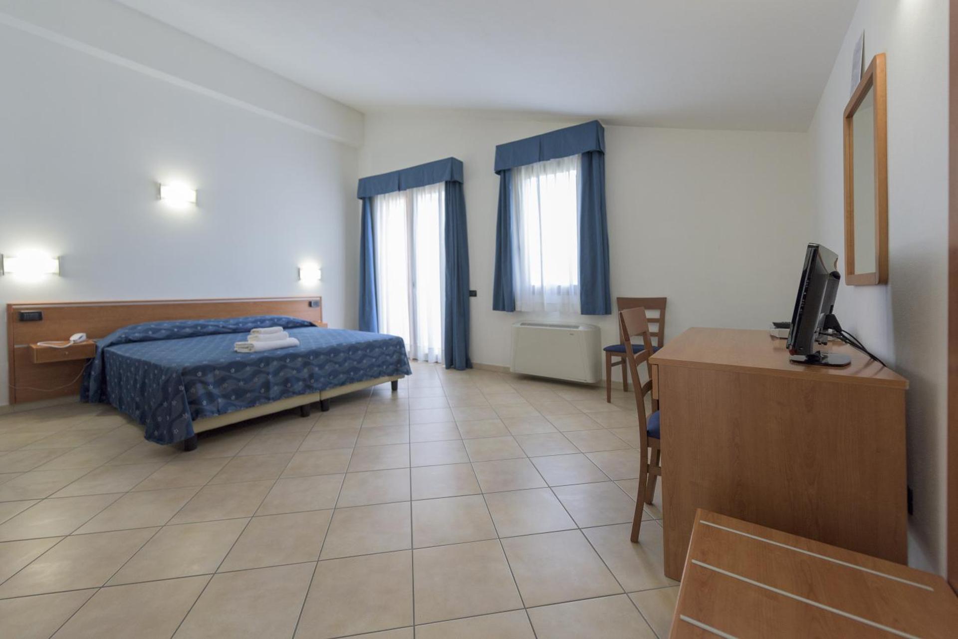 Hotel Isola Rossa - Photo 25