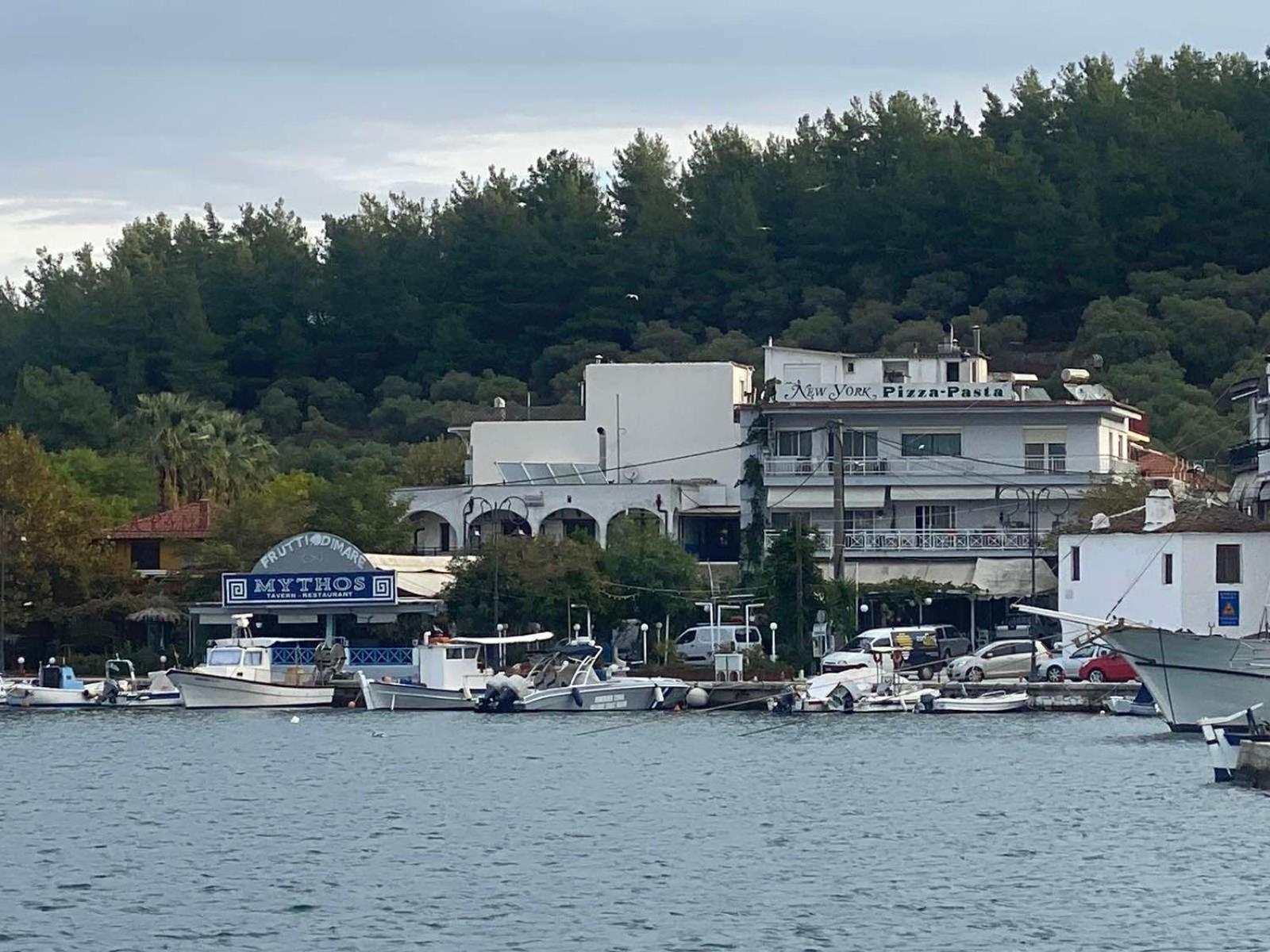 Captain's Beach Apartments - Photo 10