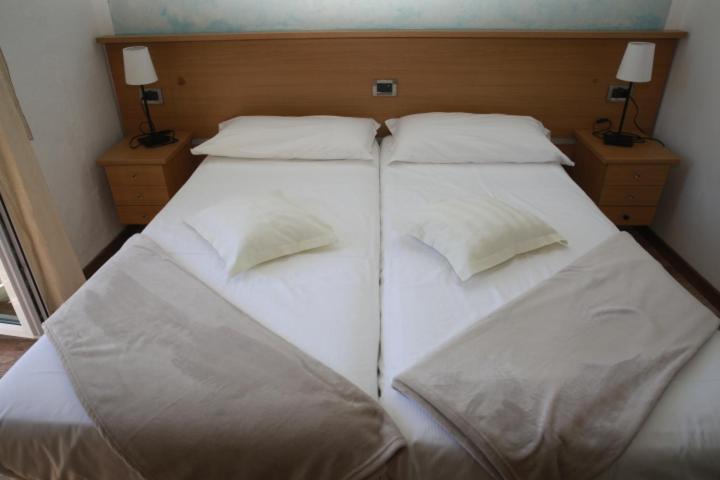 Hotel Lauro - Photo 31