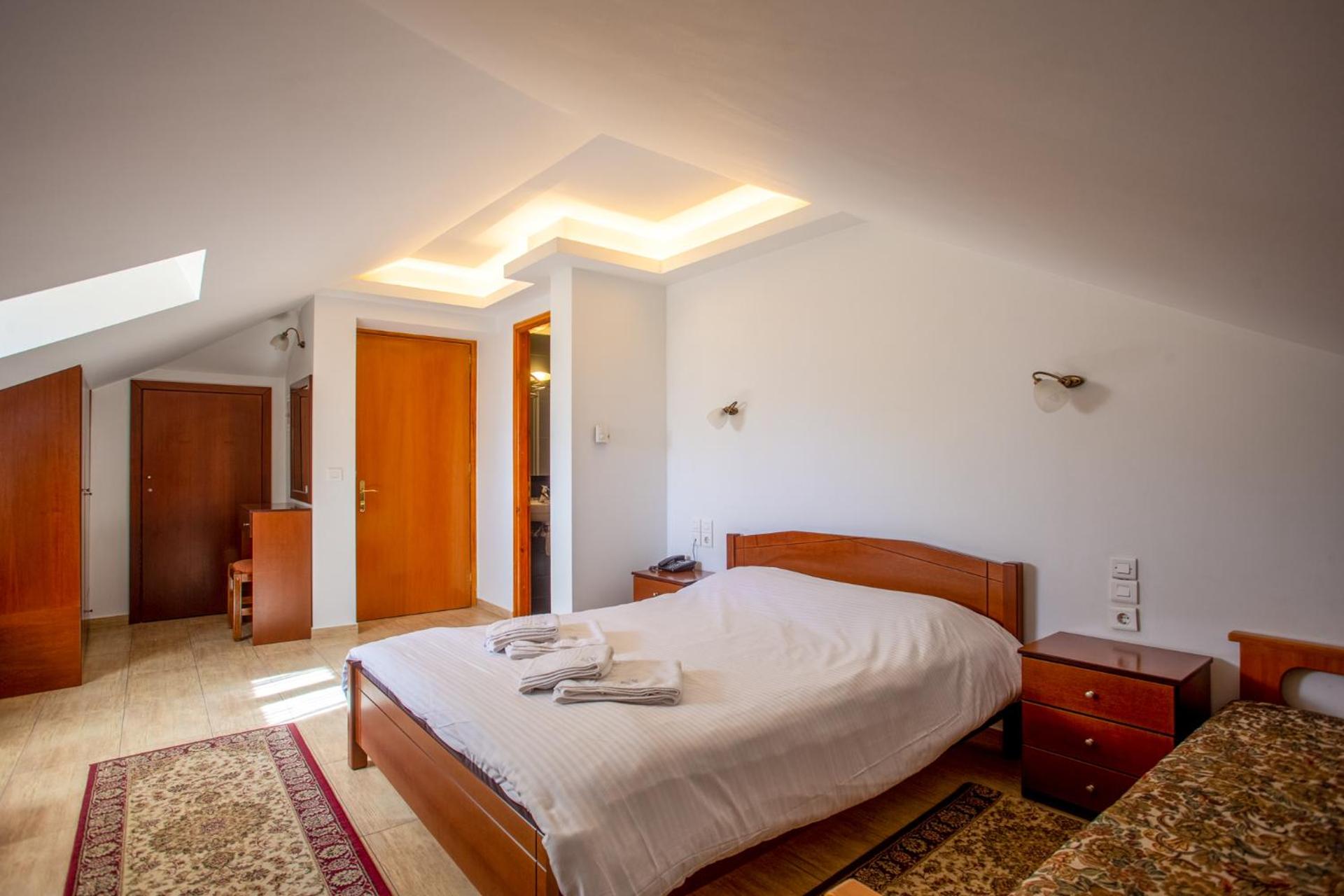 Hotel Adonis - Photo 47