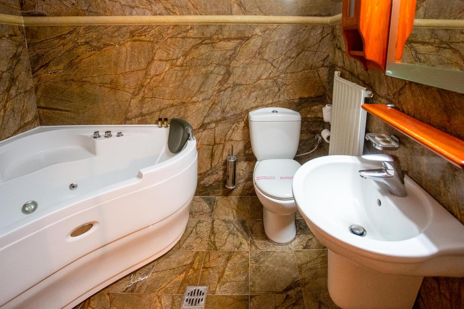 Hotel Adonis - Photo 10