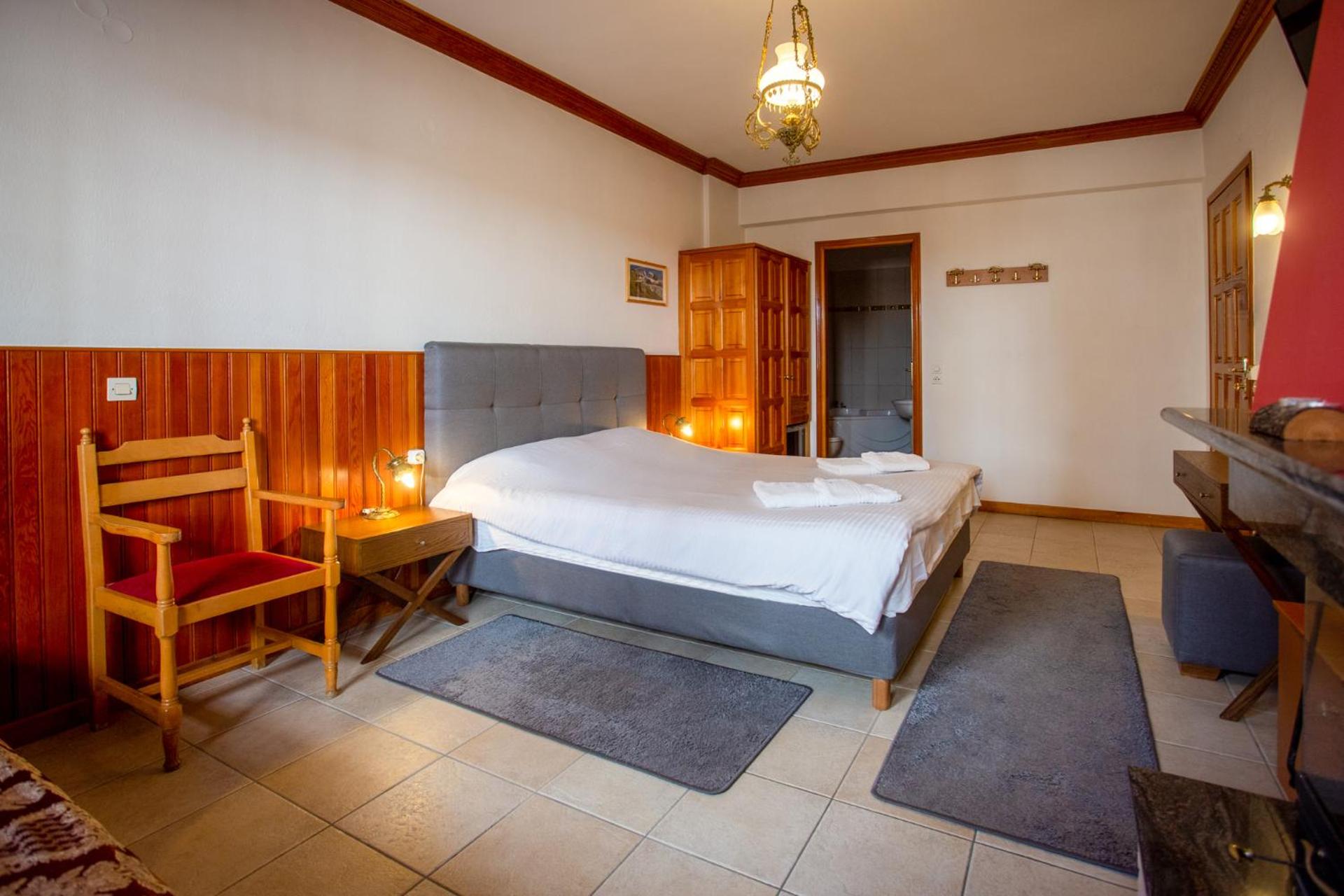 Double Room with Spa Bath