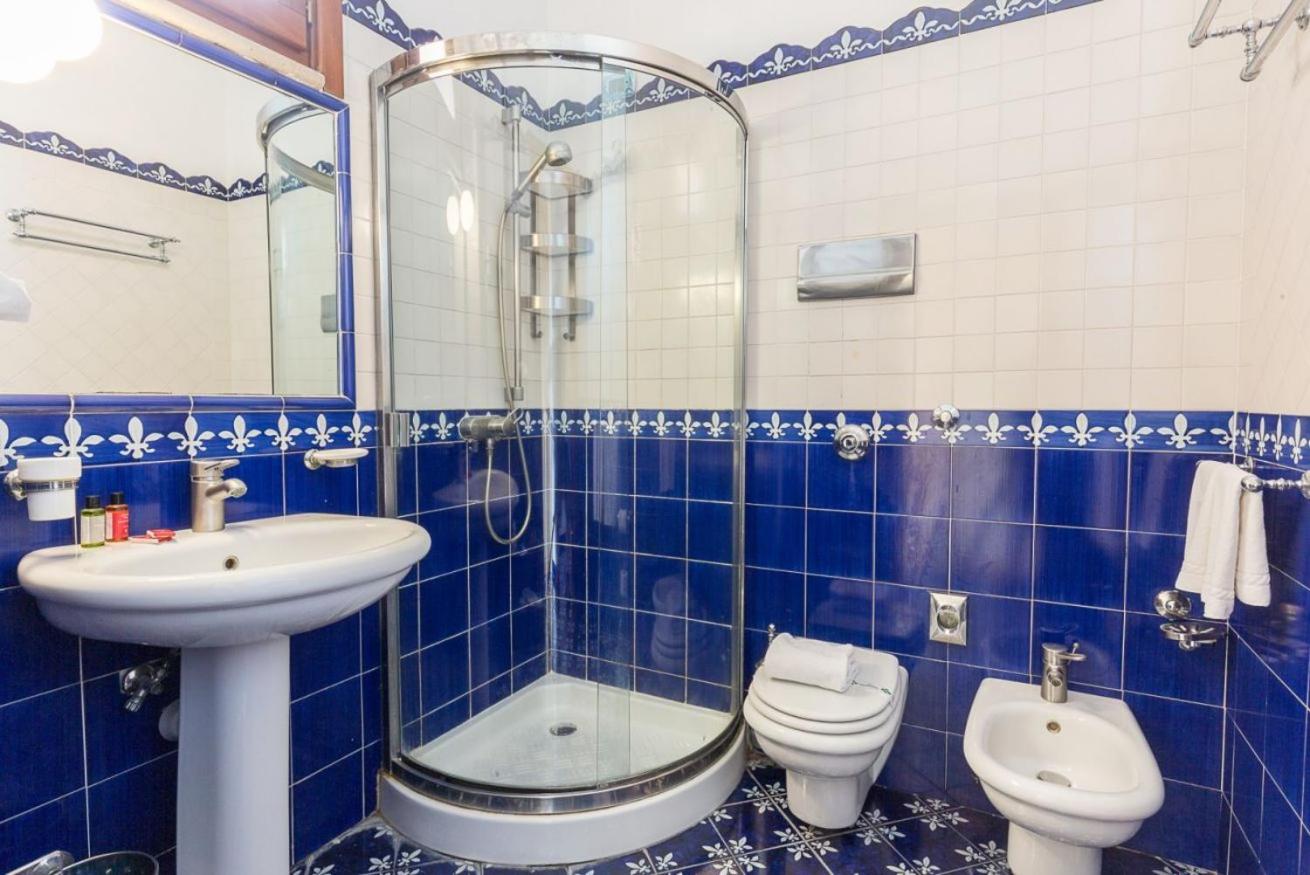 Hotel Eros - Photo 11