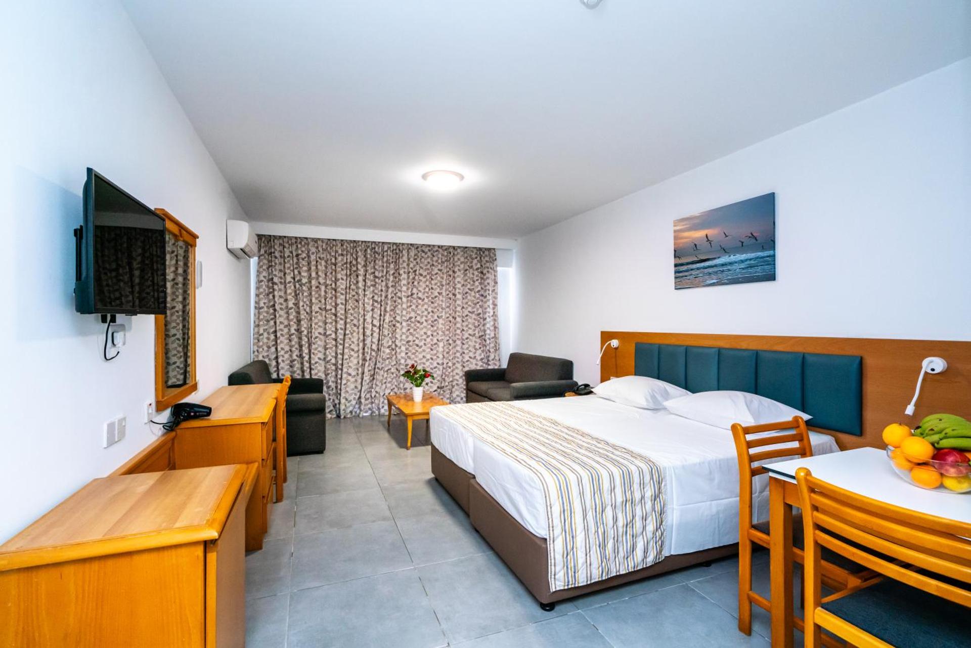 Helios Bay Hotel and Suites - Photo 21