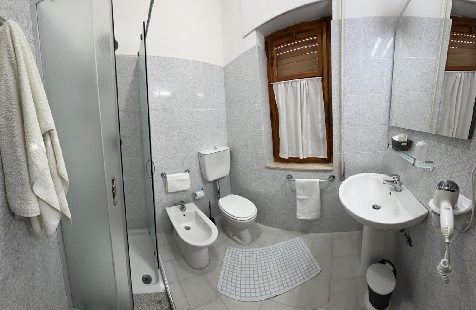 Hotel Mediterraneo - Photo 22