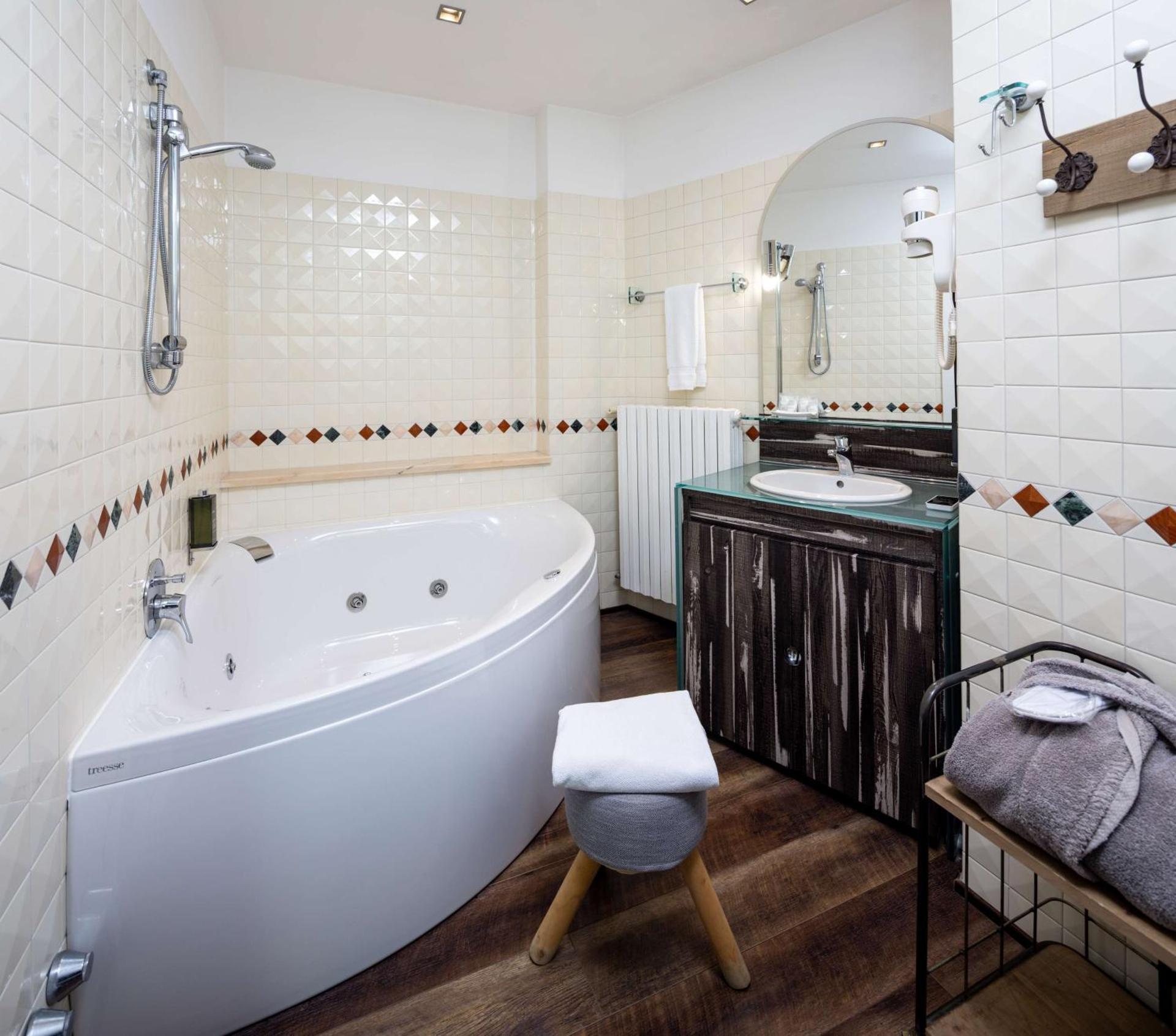 Best Western Maison B Hotel - Photo 77