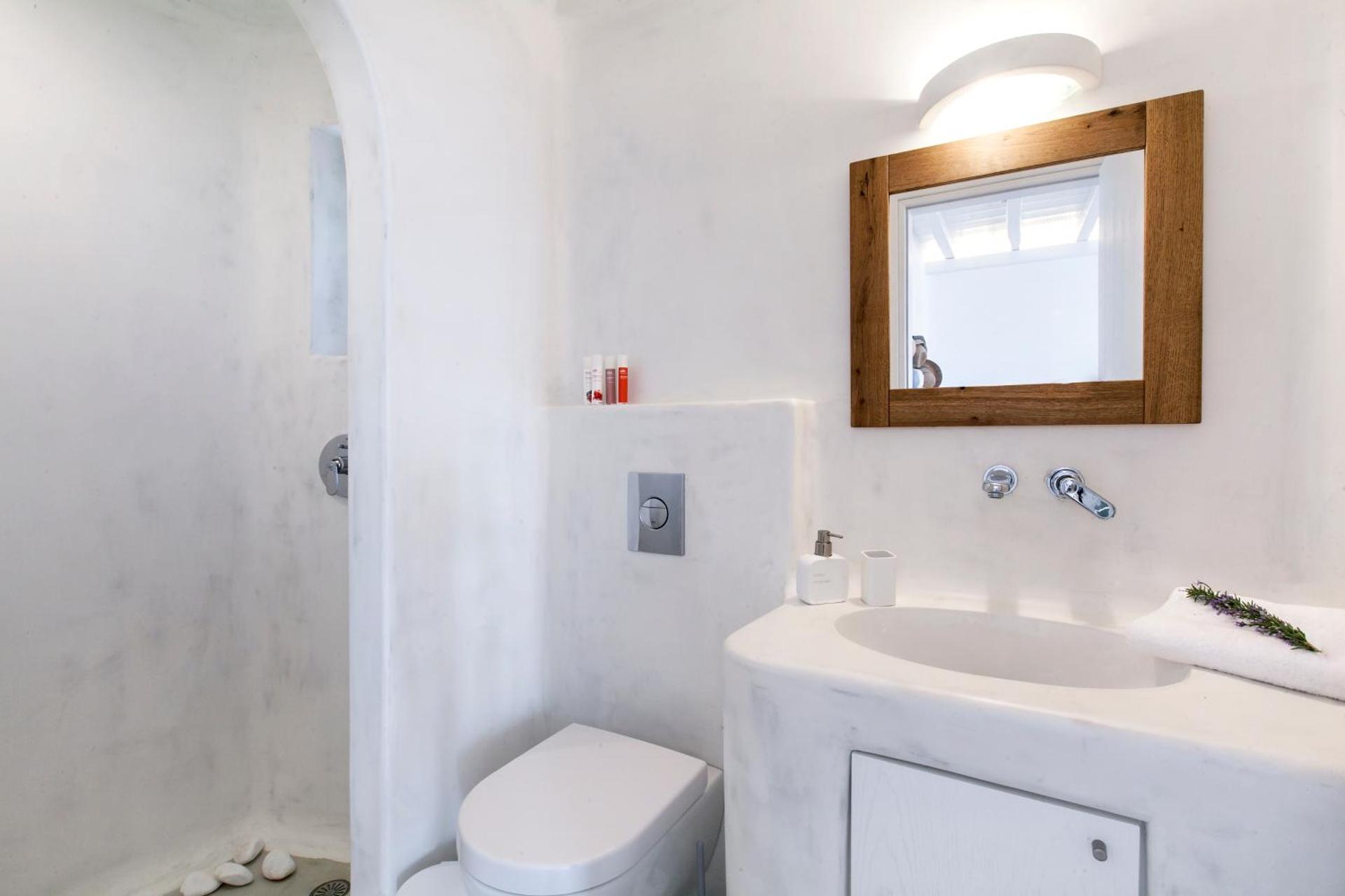 Breathtaking 6 Bed in Platis Gialos - Photo 19