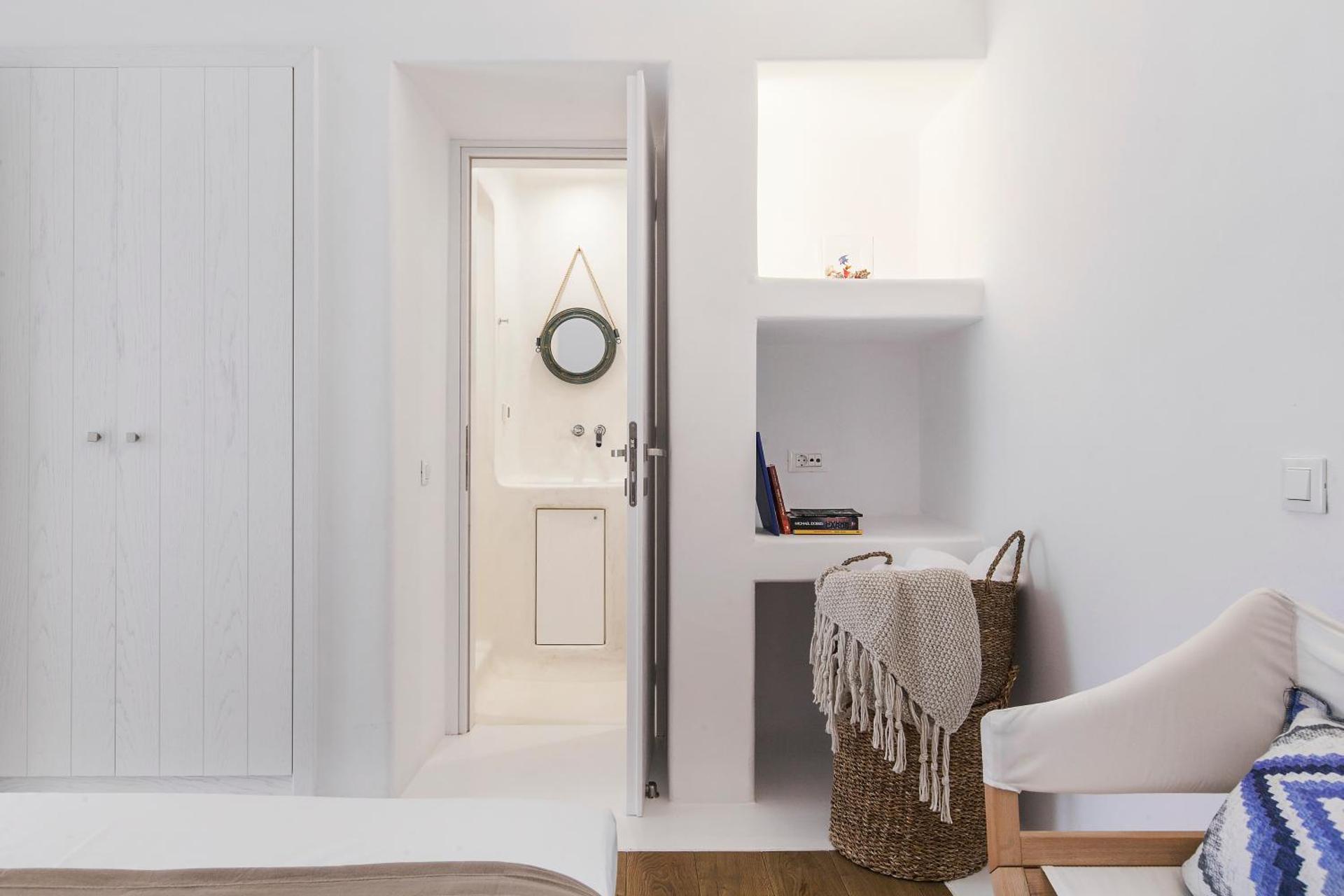 Breathtaking 6 Bed in Platis Gialos - Photo 17