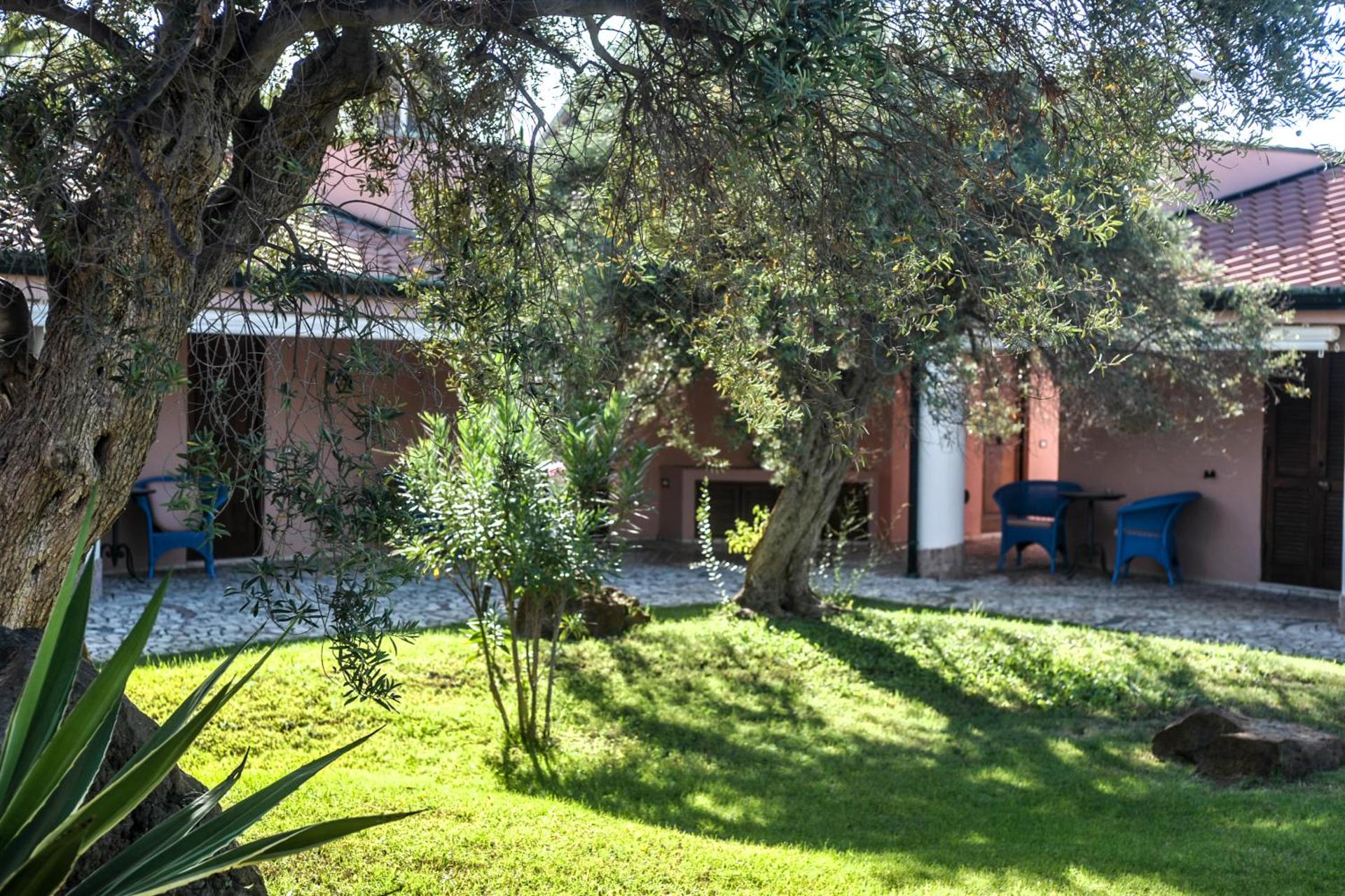 Hotel Eros - Photo 17