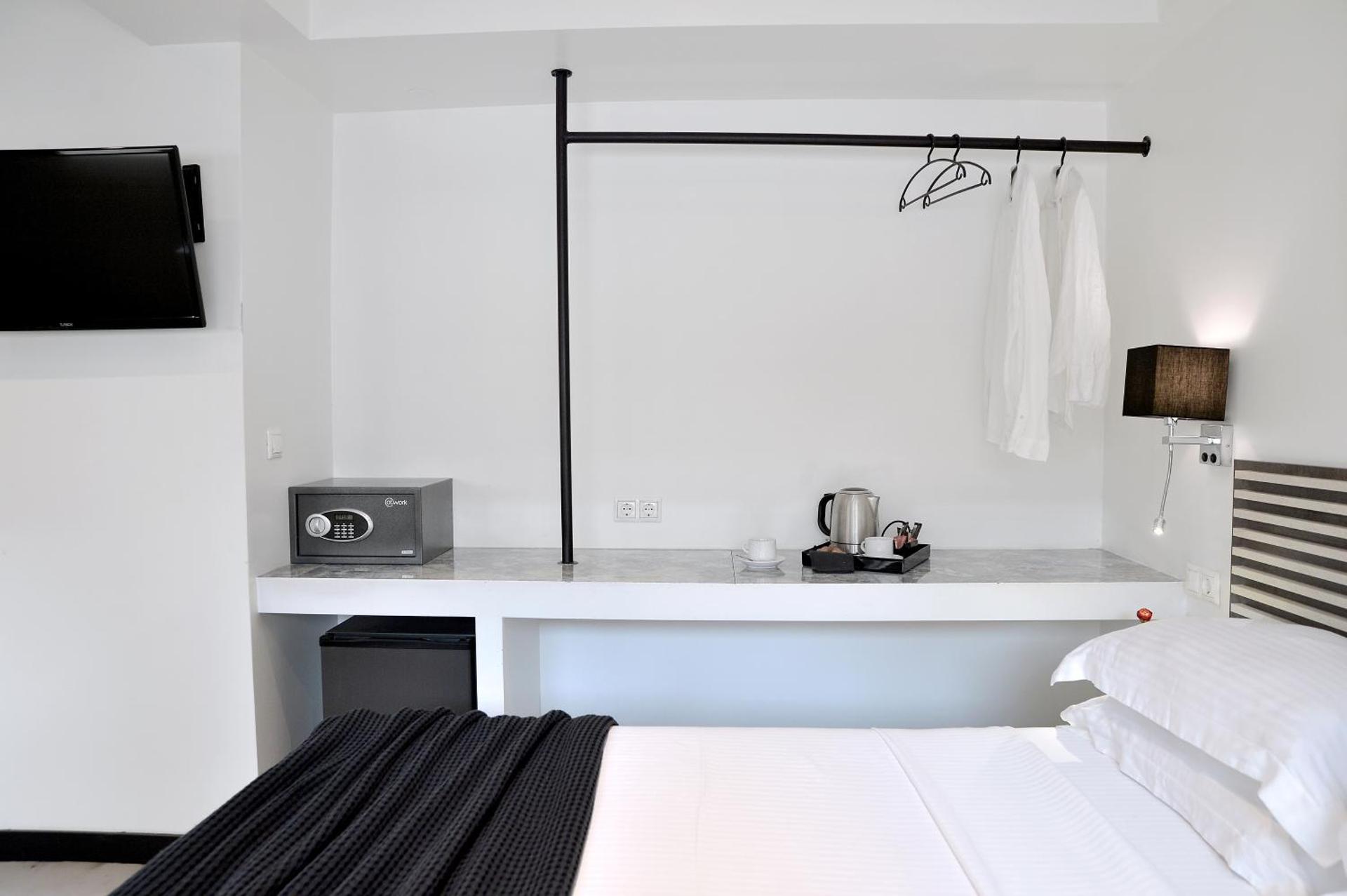 Alter Athens - Photo 16