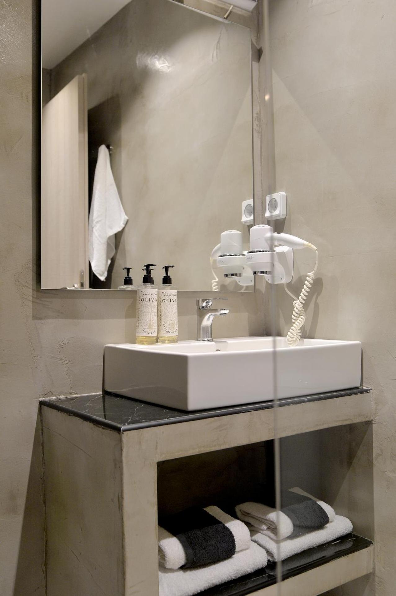 Alter Athens - Photo 13