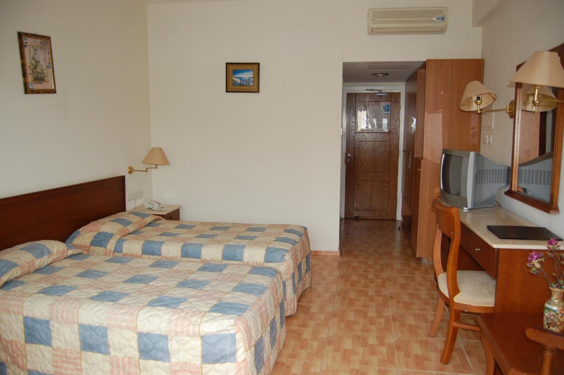 M. Moniatis Hotel - Photo 3