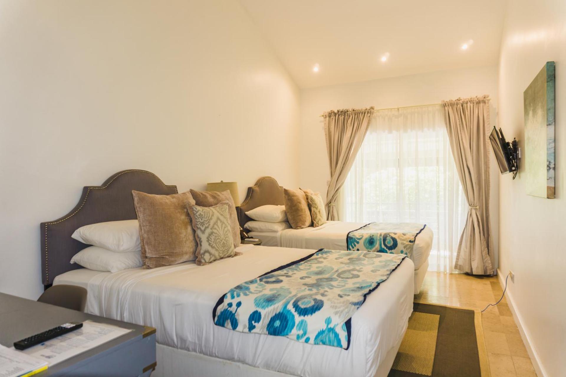 Blue Lagoon Hotel and Marina Ltd - Photo 13