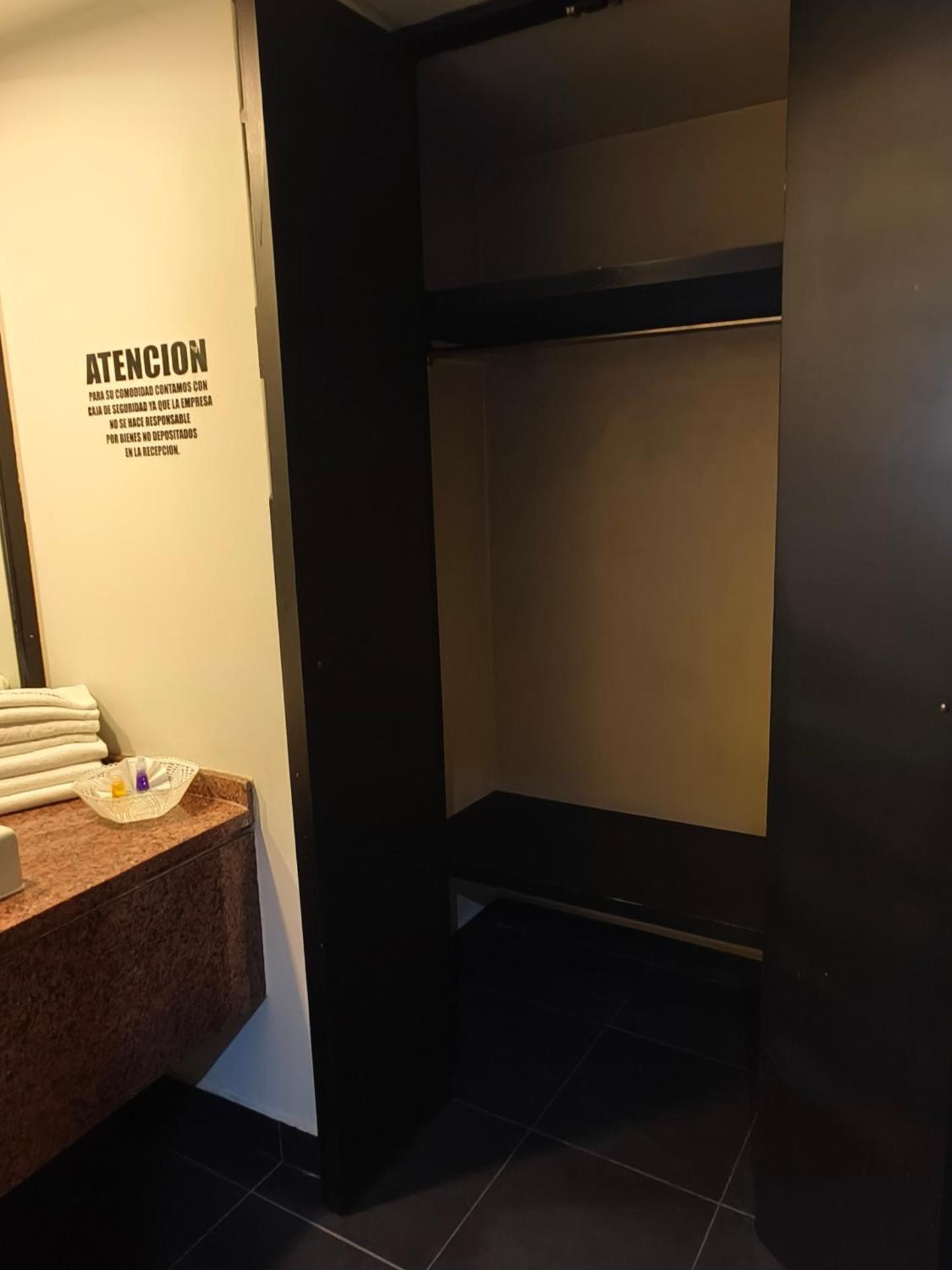 Hotel Max - Photo 30