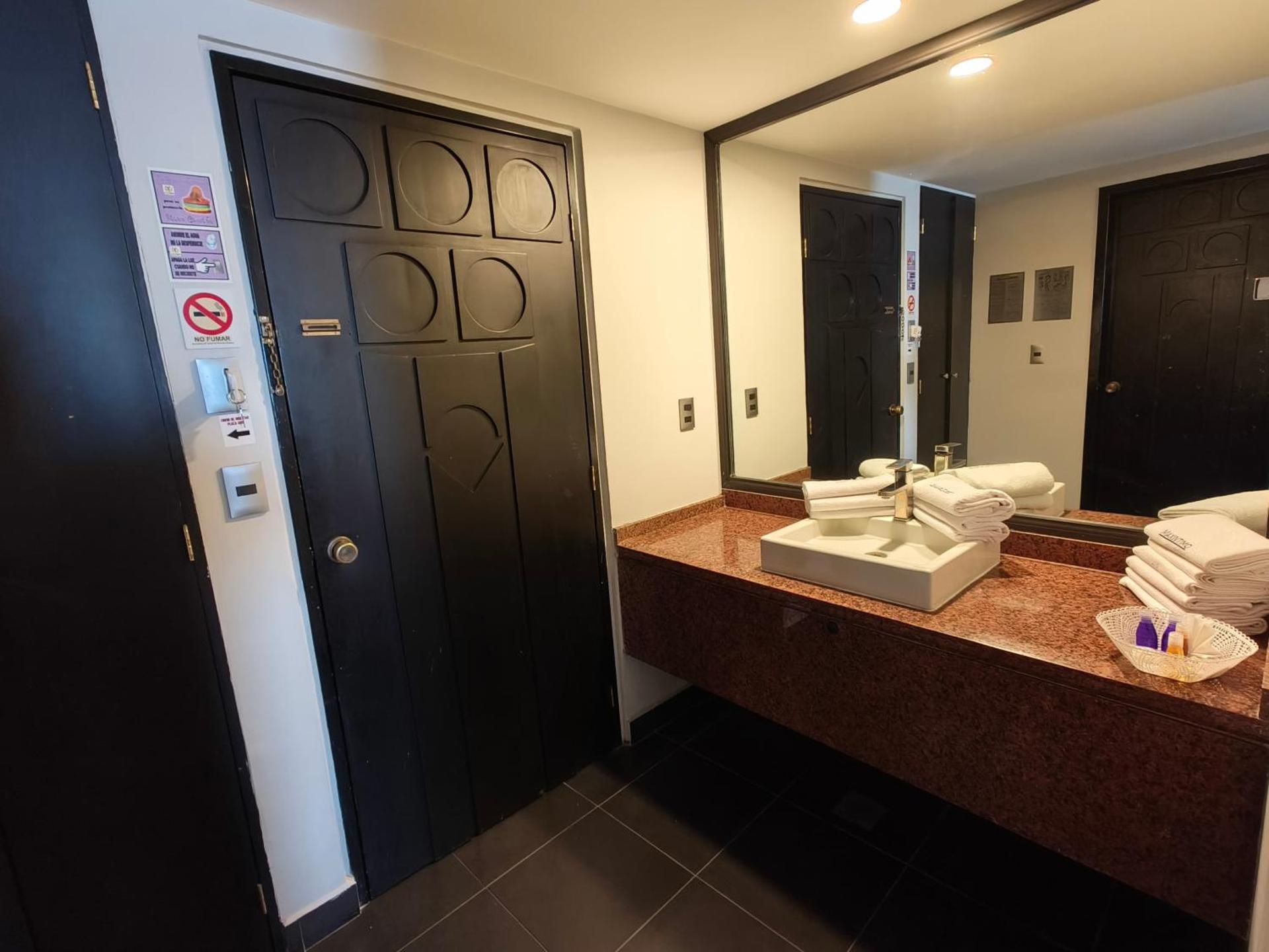 Hotel Max - Photo 58