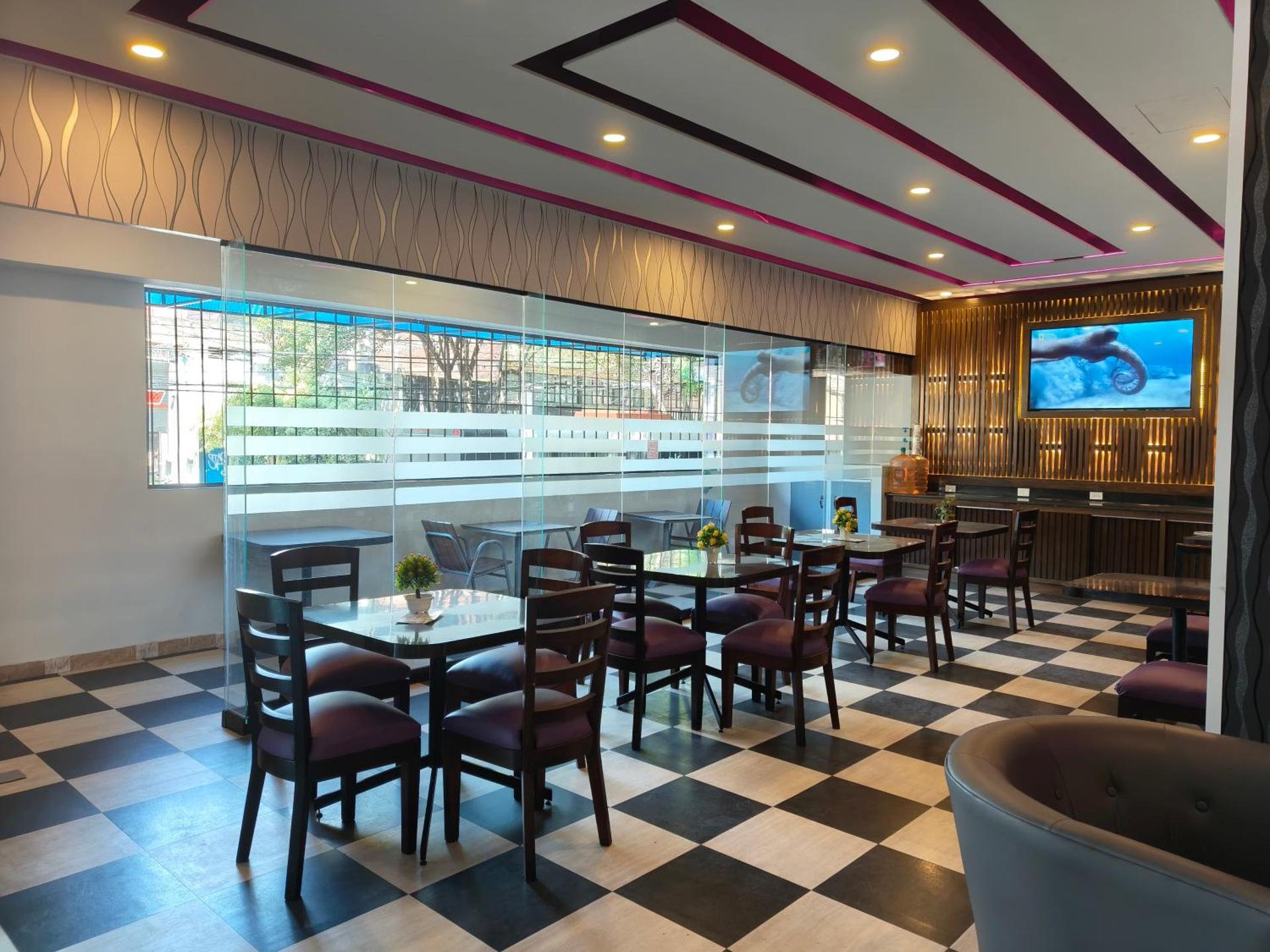 Hotel Max - Photo 36