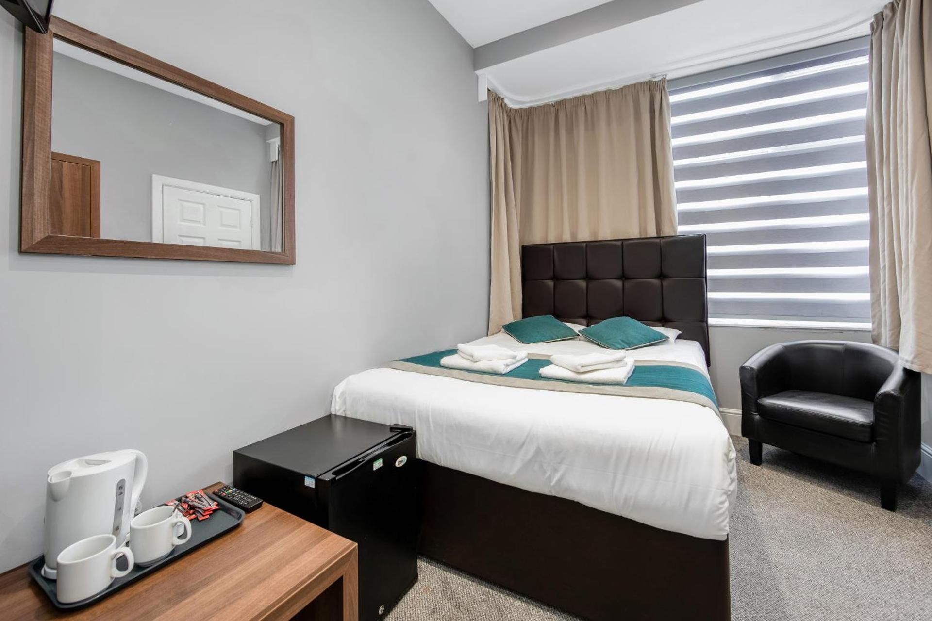 King Solomon Hotel- Golders Green - Photo 19