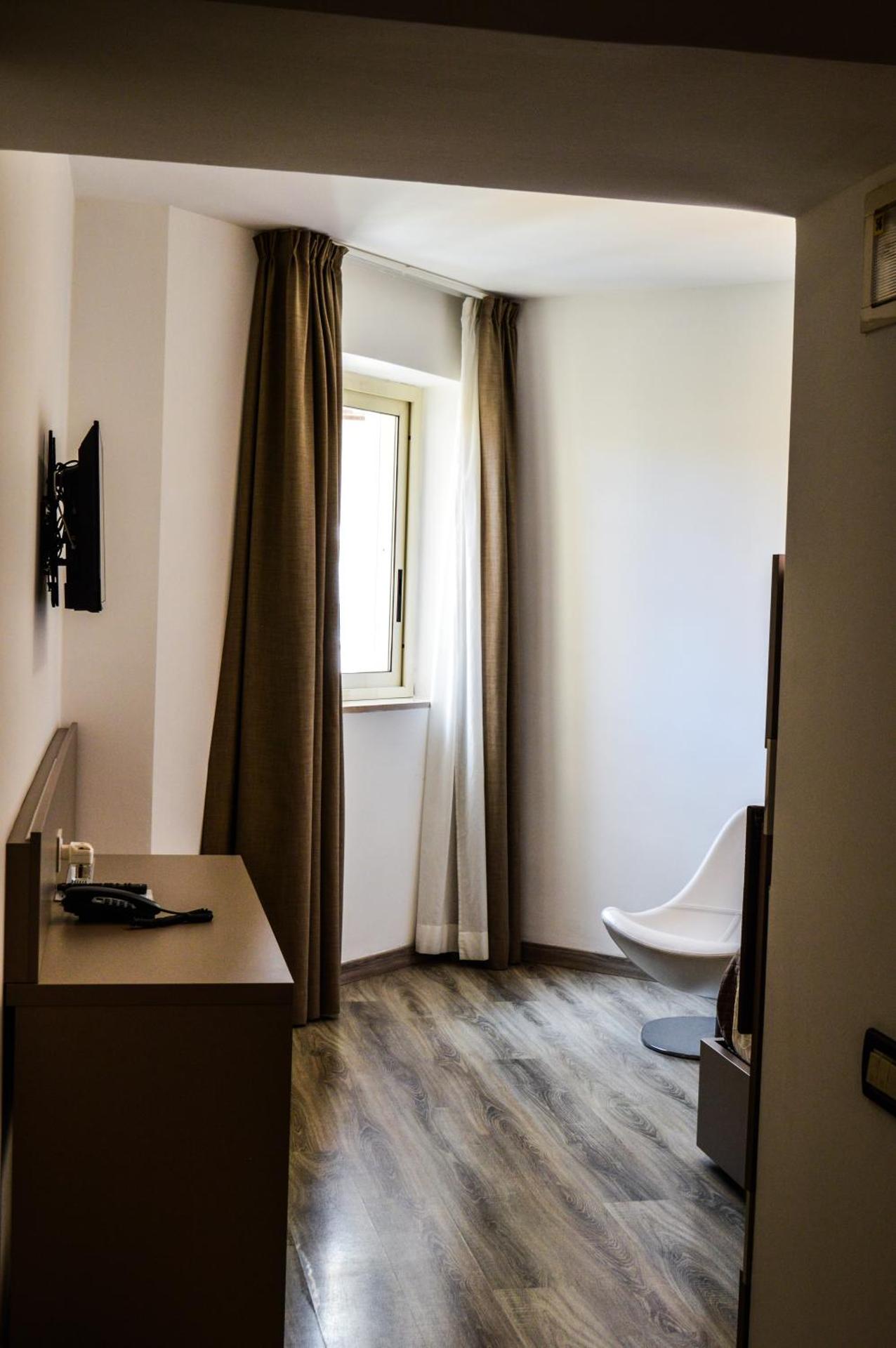 Mediterranea Hotel & Convention Center - Photo 26