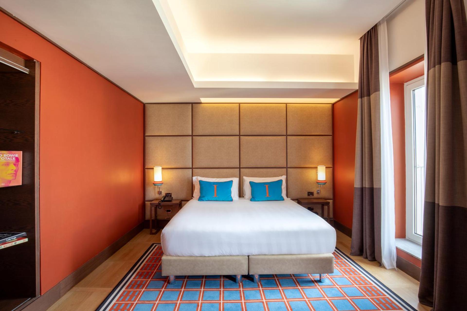 The Independent Hotel - Photo 10