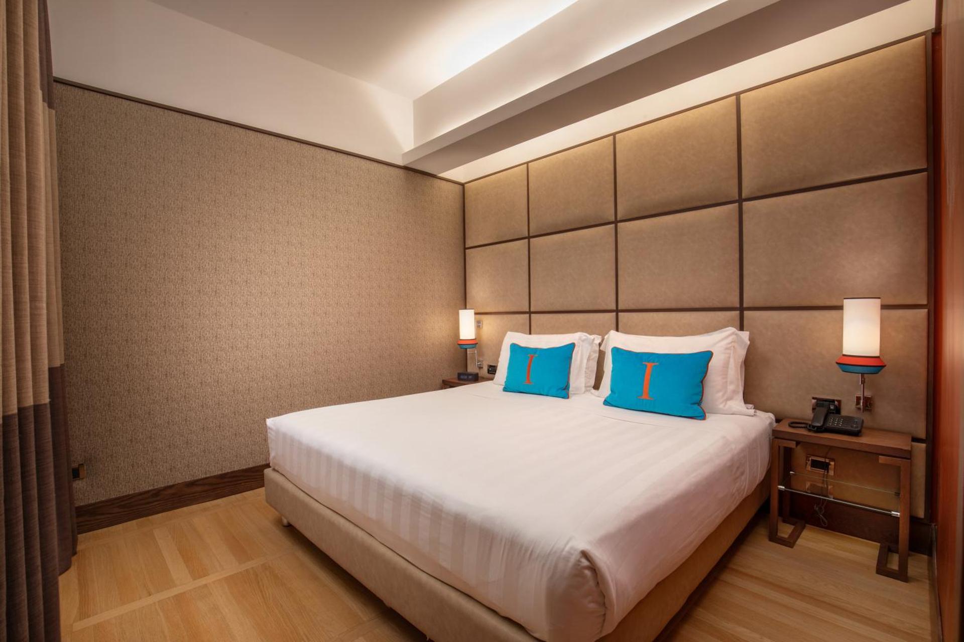 The Independent Hotel - Photo 26