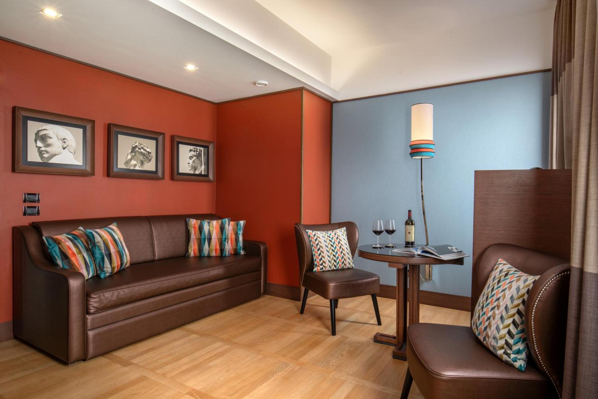 The Independent Hotel - Photo 15