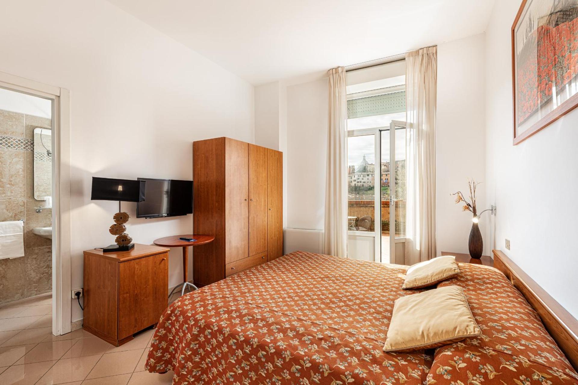 Hotel Minerva - Photo 37