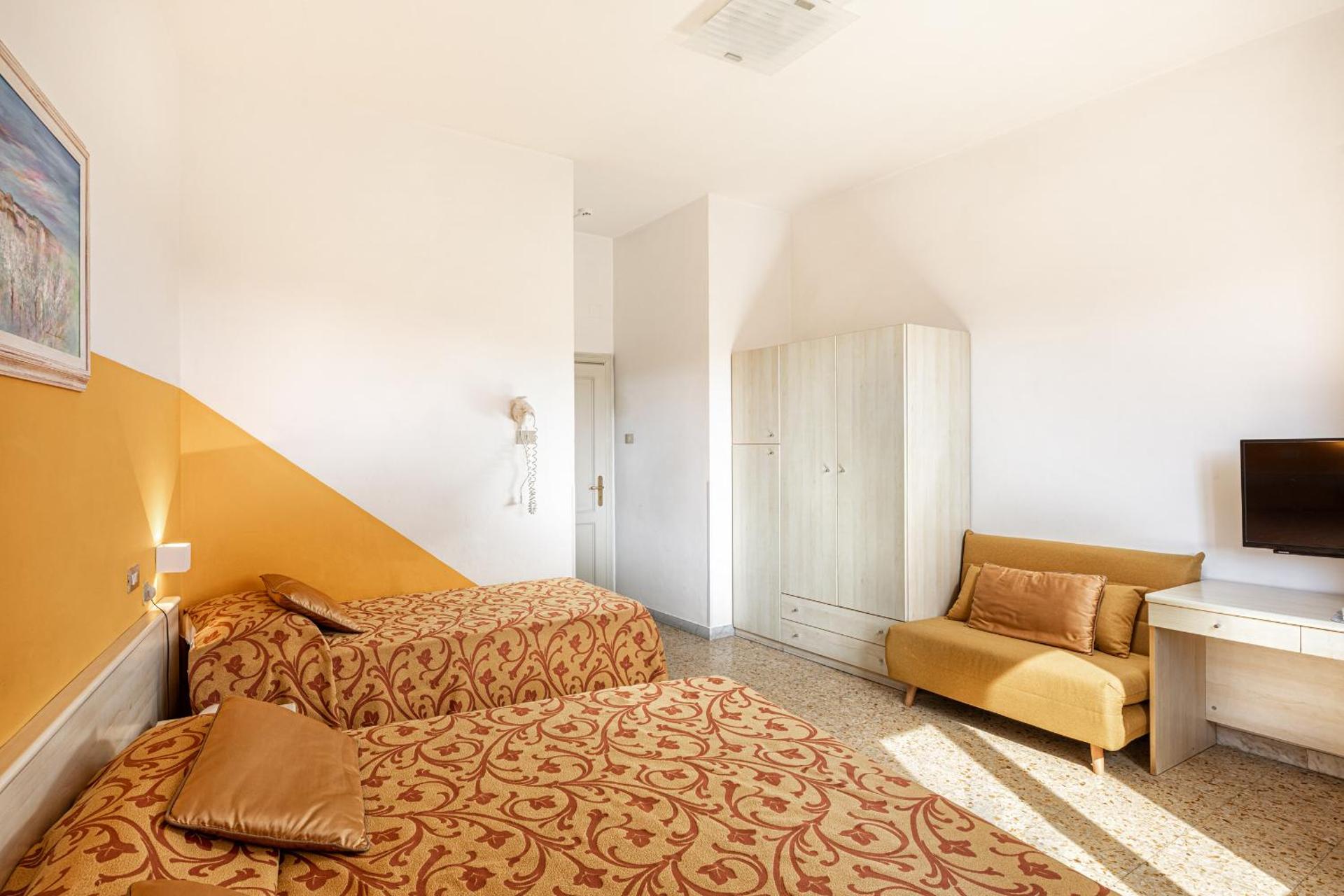 Hotel Minerva - Photo 57