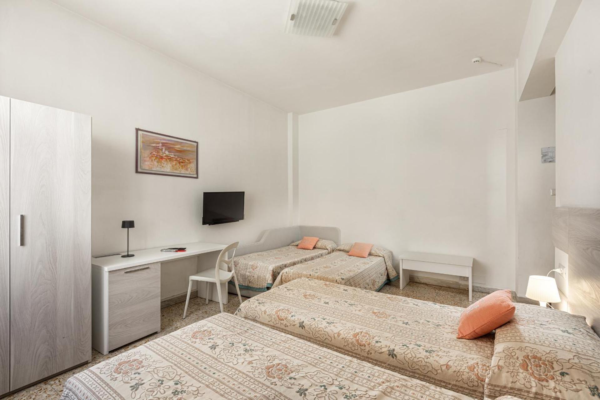 Hotel Minerva - Photo 59
