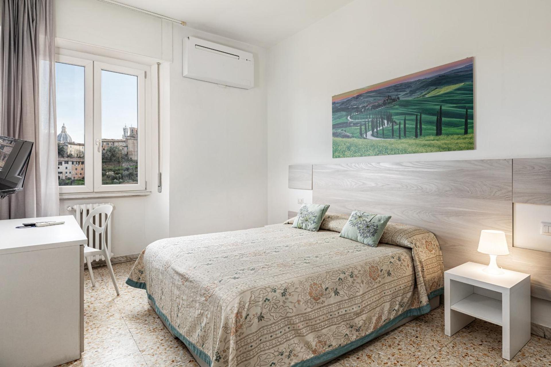 Hotel Minerva - Photo 17