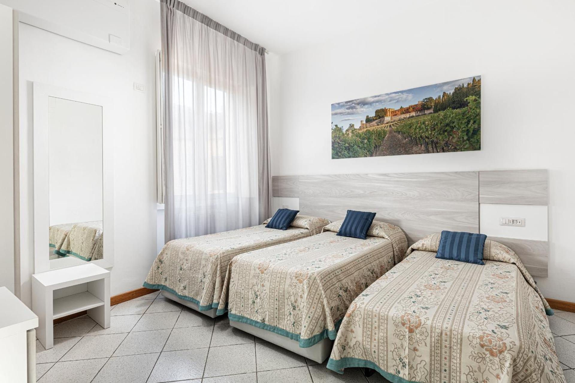 Hotel Minerva - Photo 54
