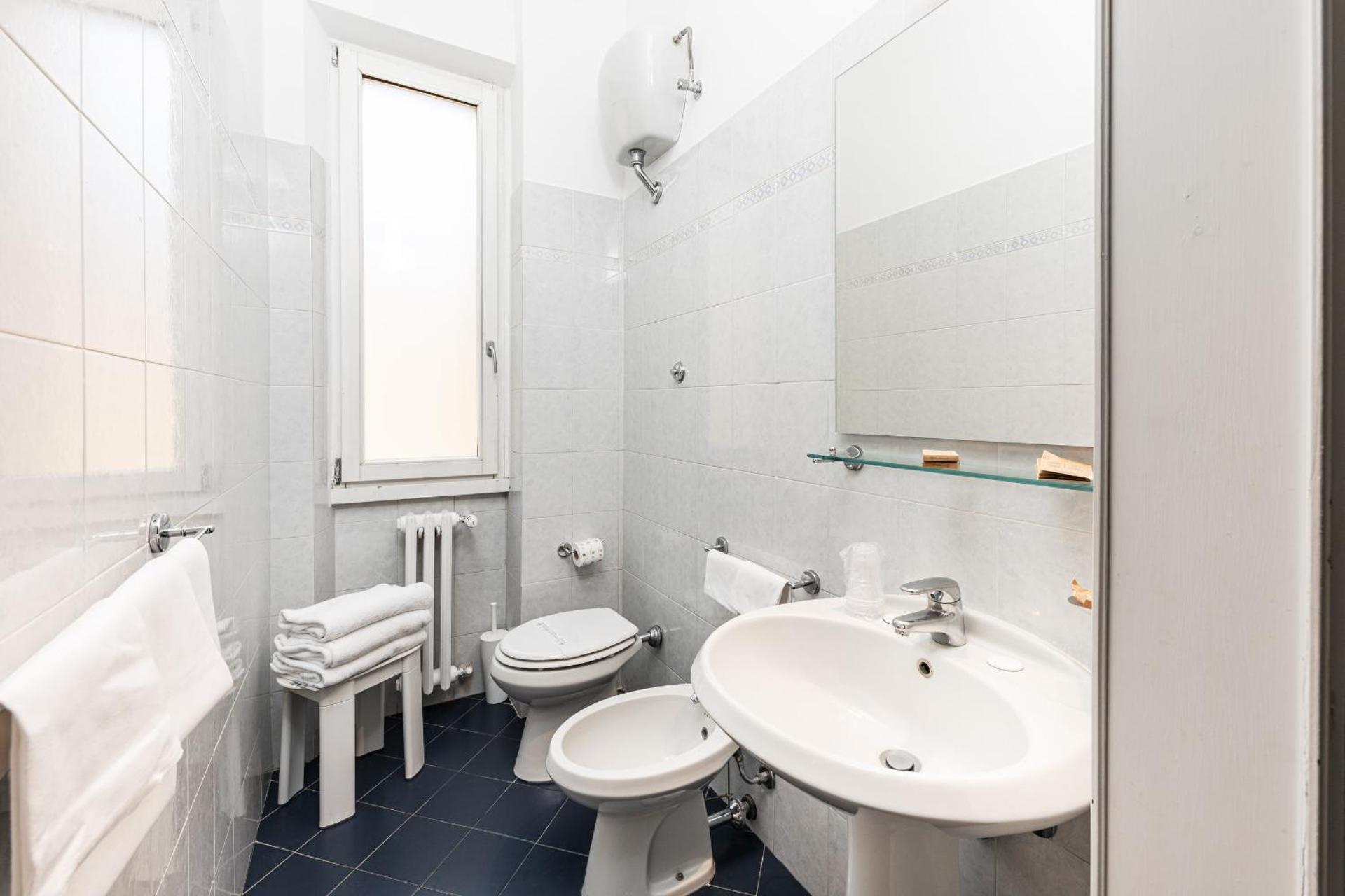 Hotel Minerva - Photo 48