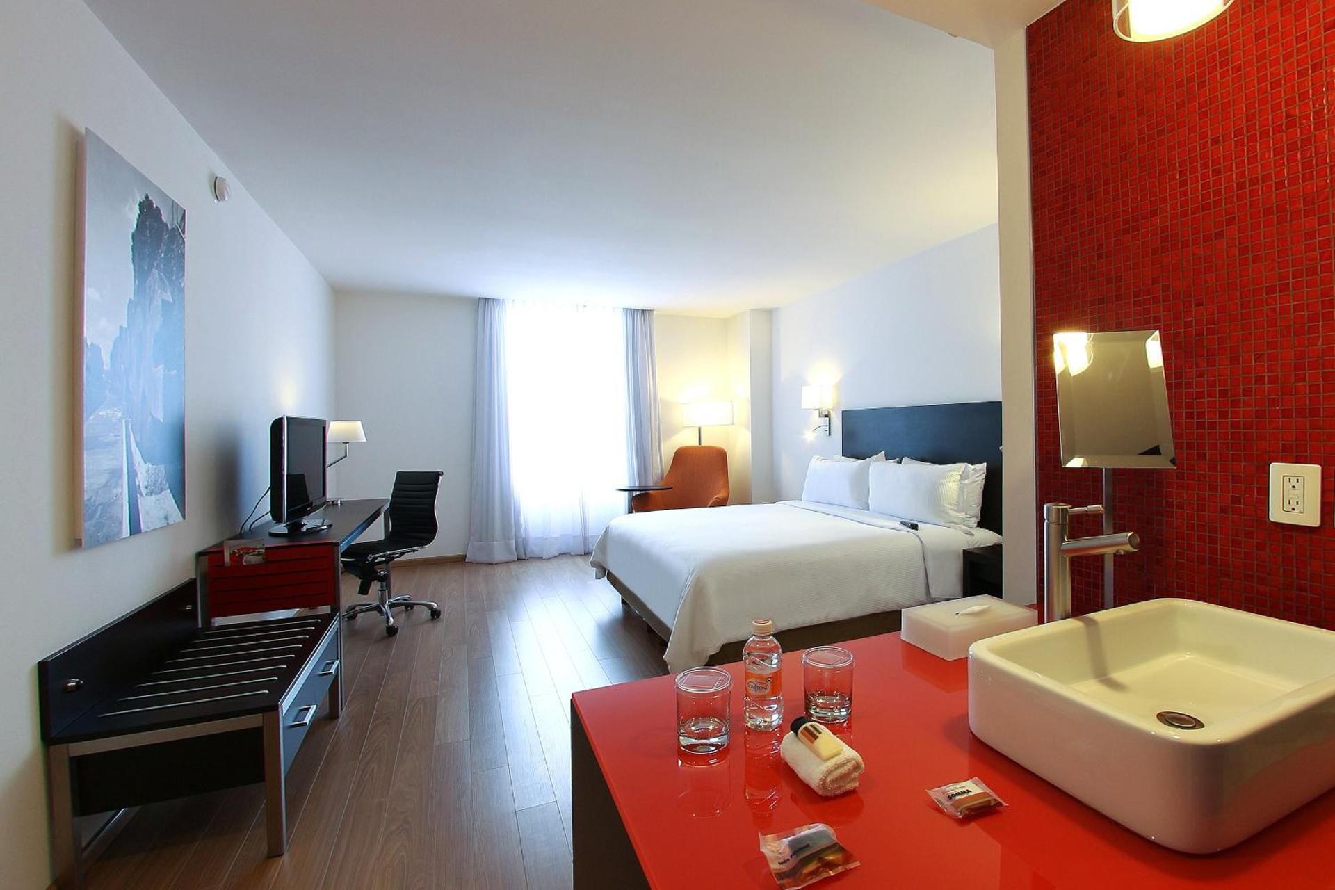 Fiesta Inn Express Naucalpan - Photo 6