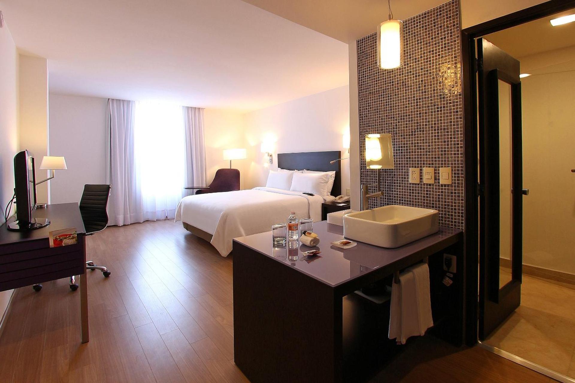 Fiesta Inn Express Naucalpan - Photo 10