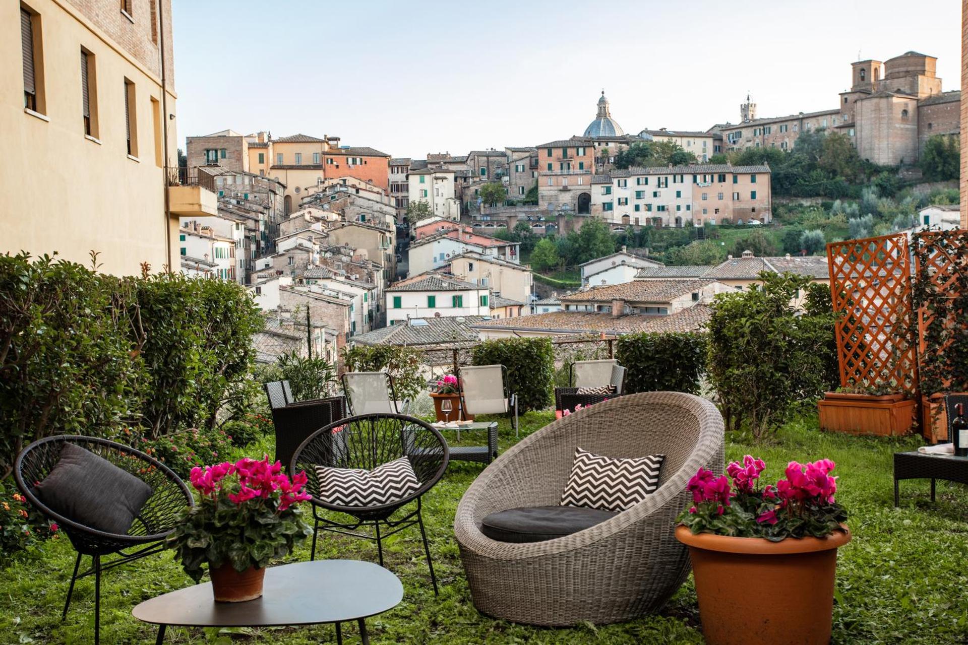 Hotel Minerva - Photo 121