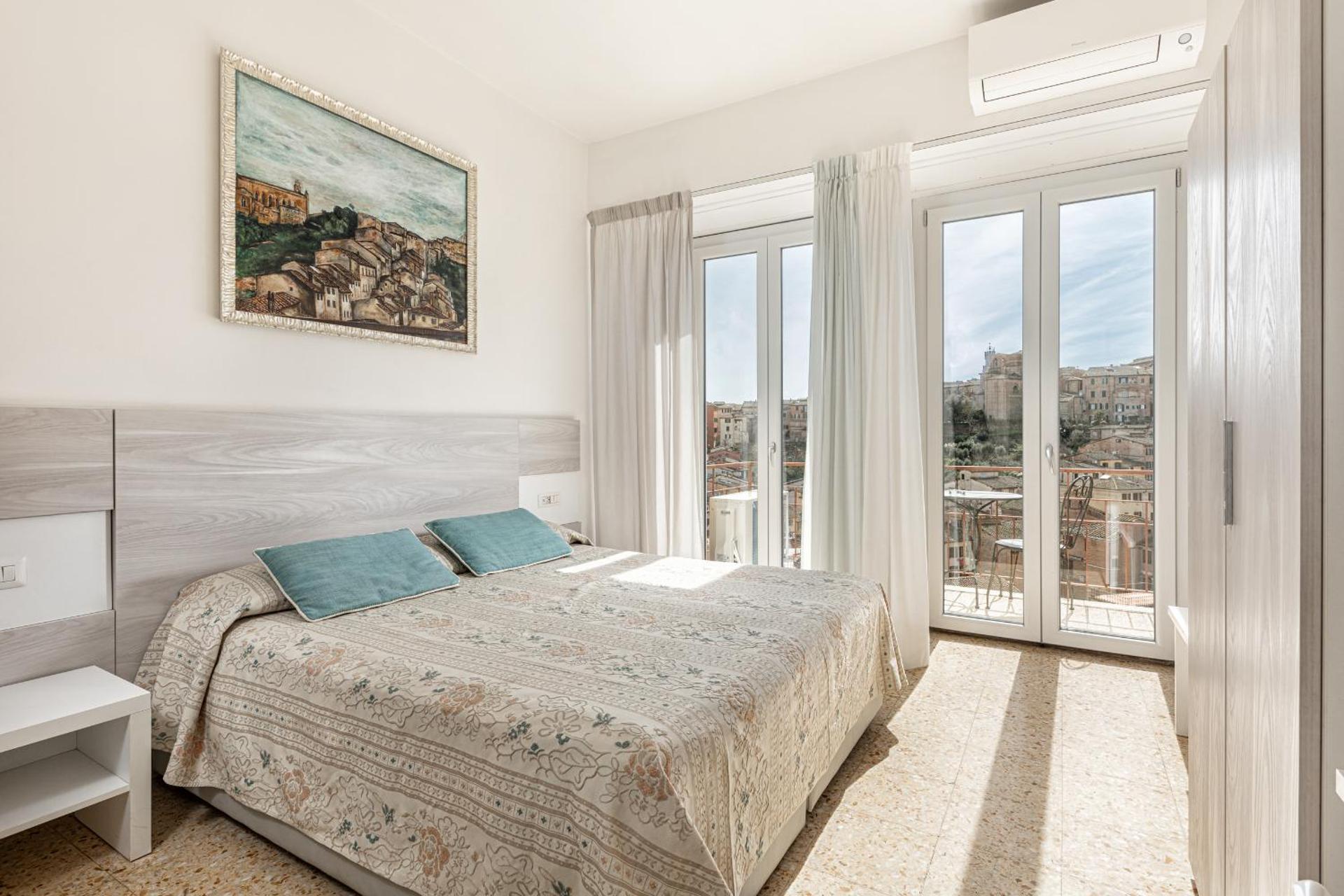 Hotel Minerva - Photo 33