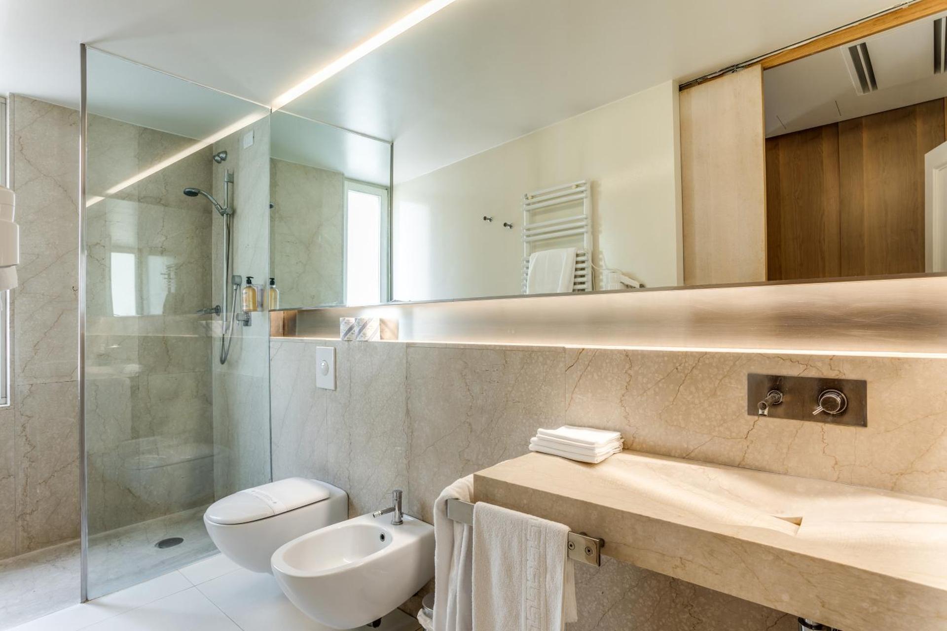 Hotel Minerva - Photo 51
