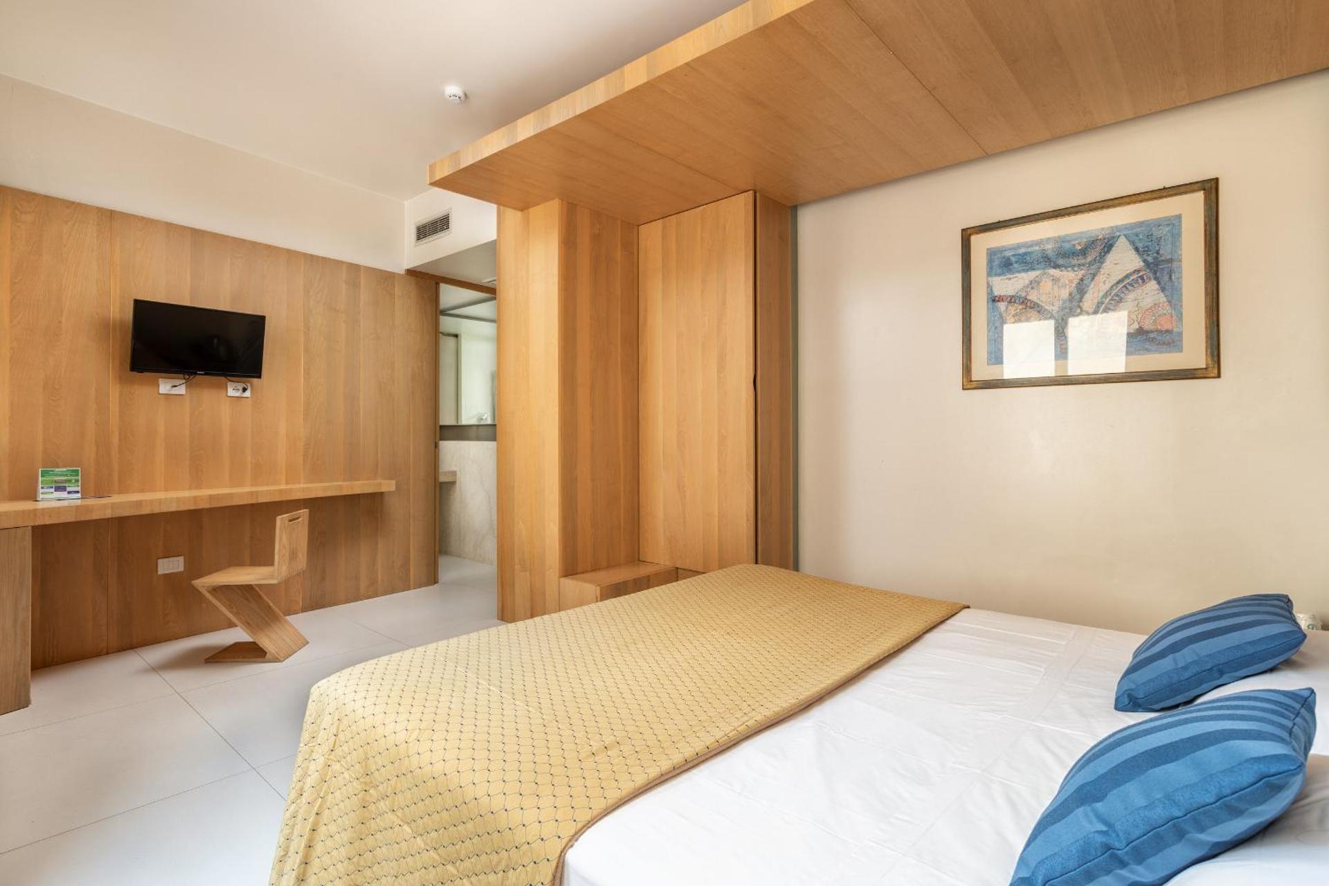 Hotel Minerva - Photo 58