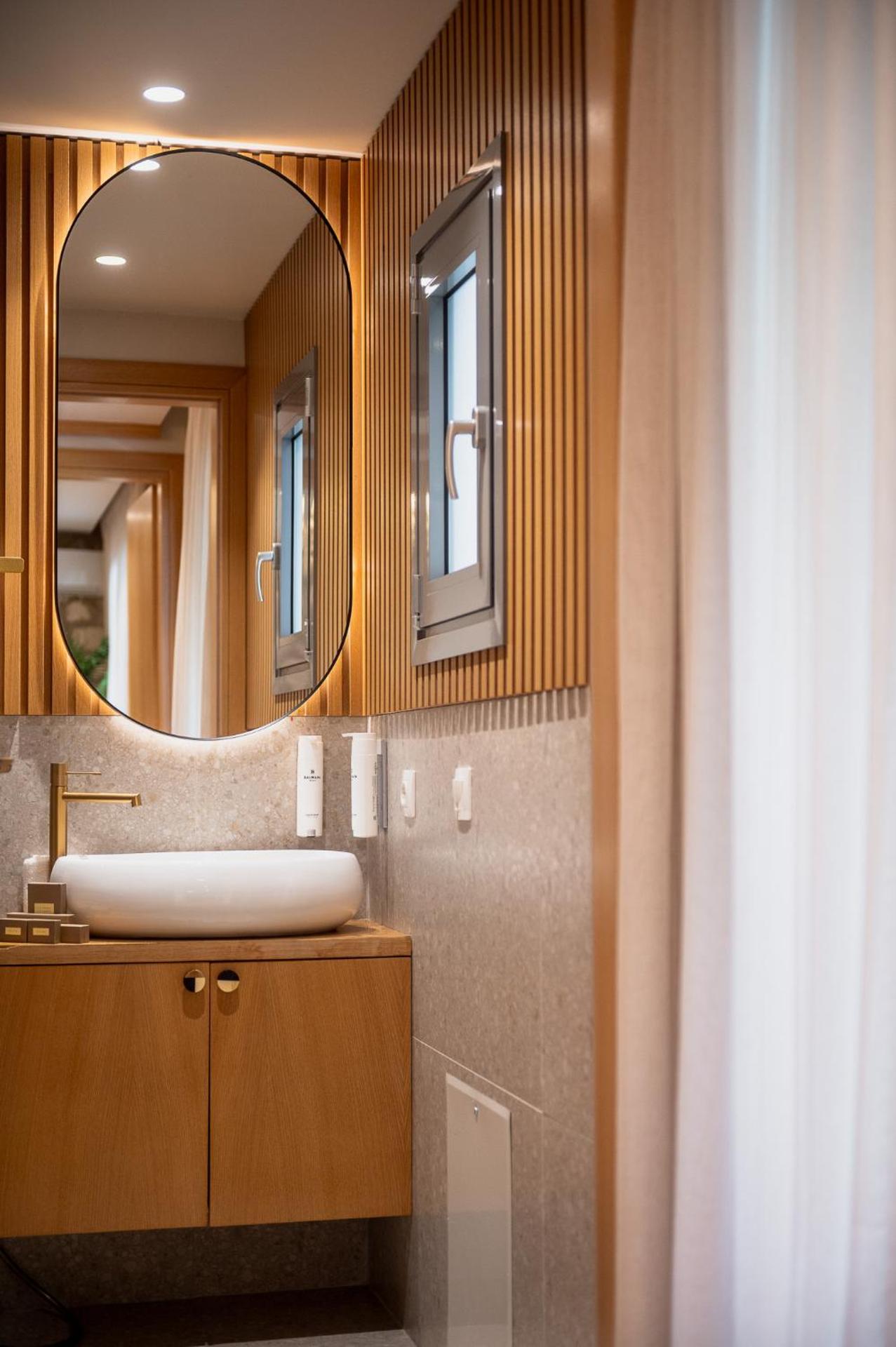 Num Suites & Lofts Athens - Photo 120