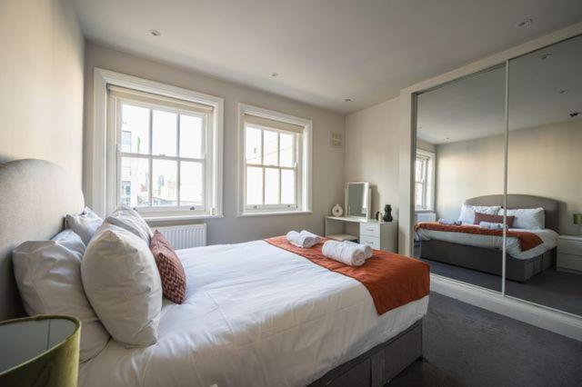 The Pride of Paddington - Photo 8