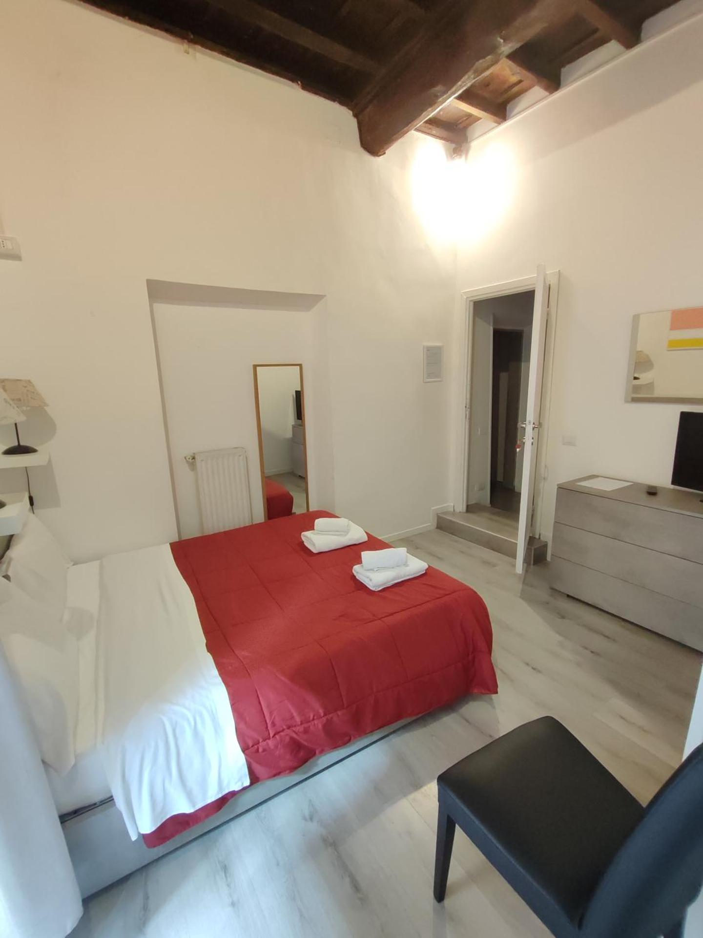 Giubbonari Street - Photo 60