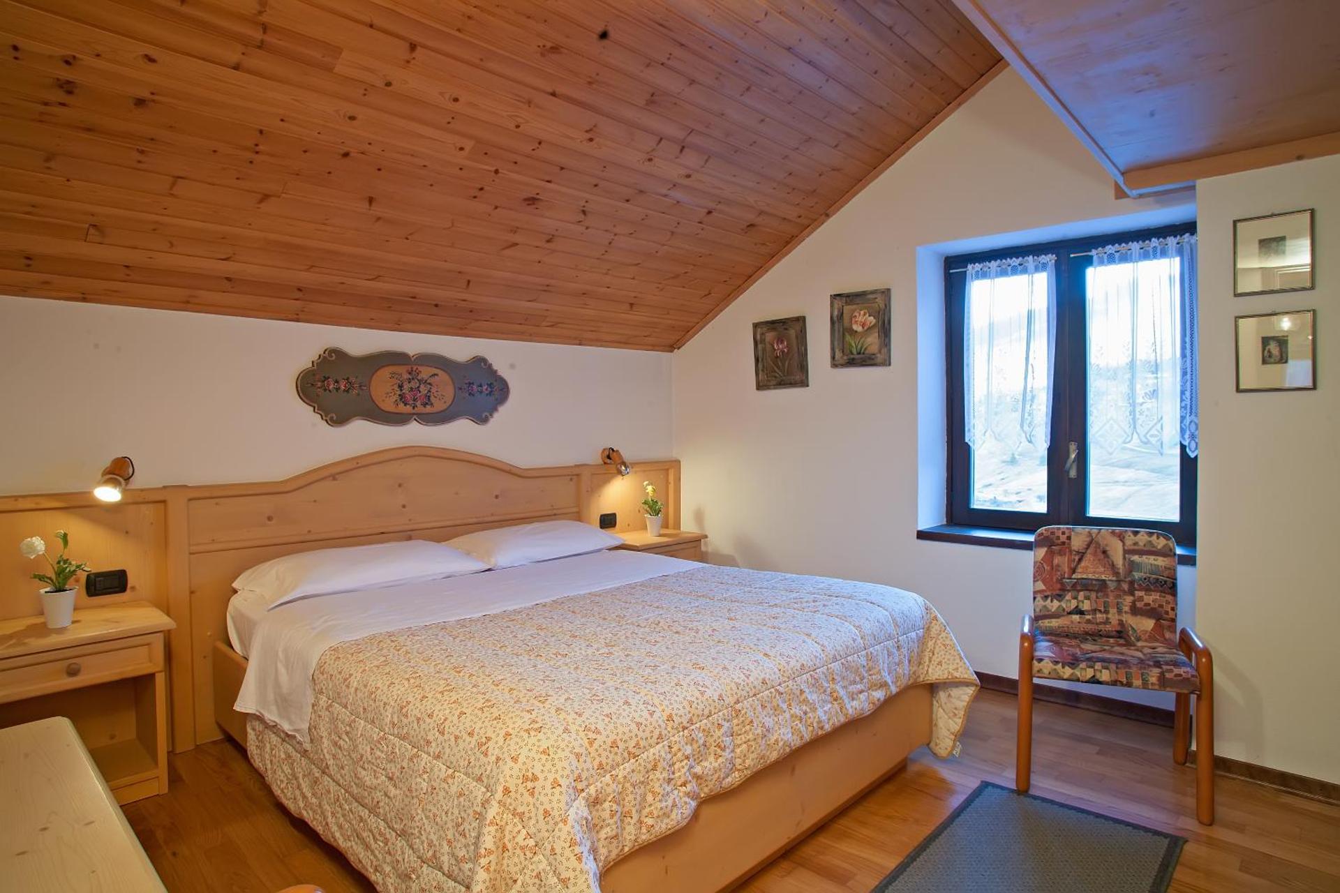 One-Bedroom Apartment - Photo 3