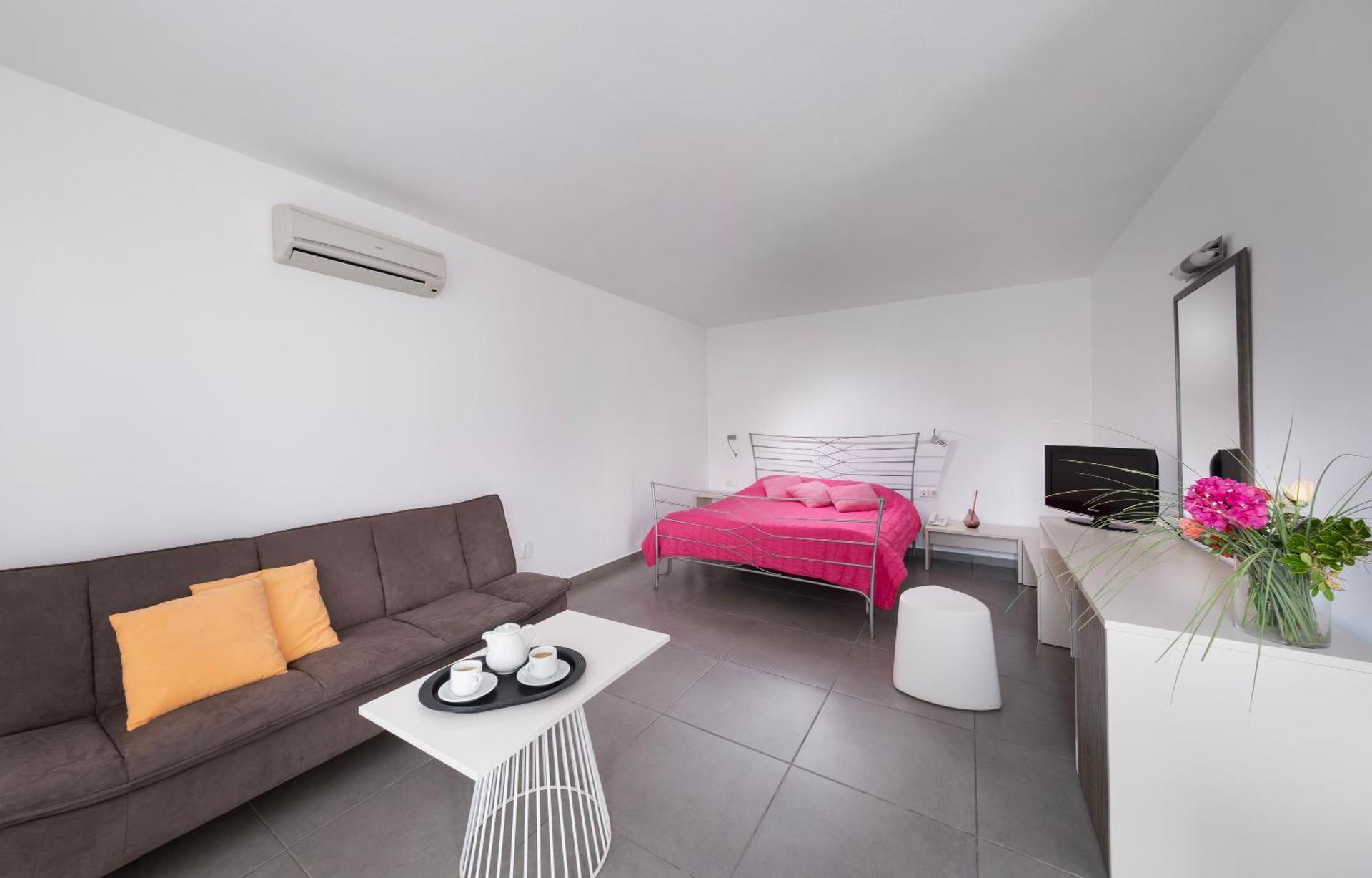 Hotel Nefeli - Photo 14