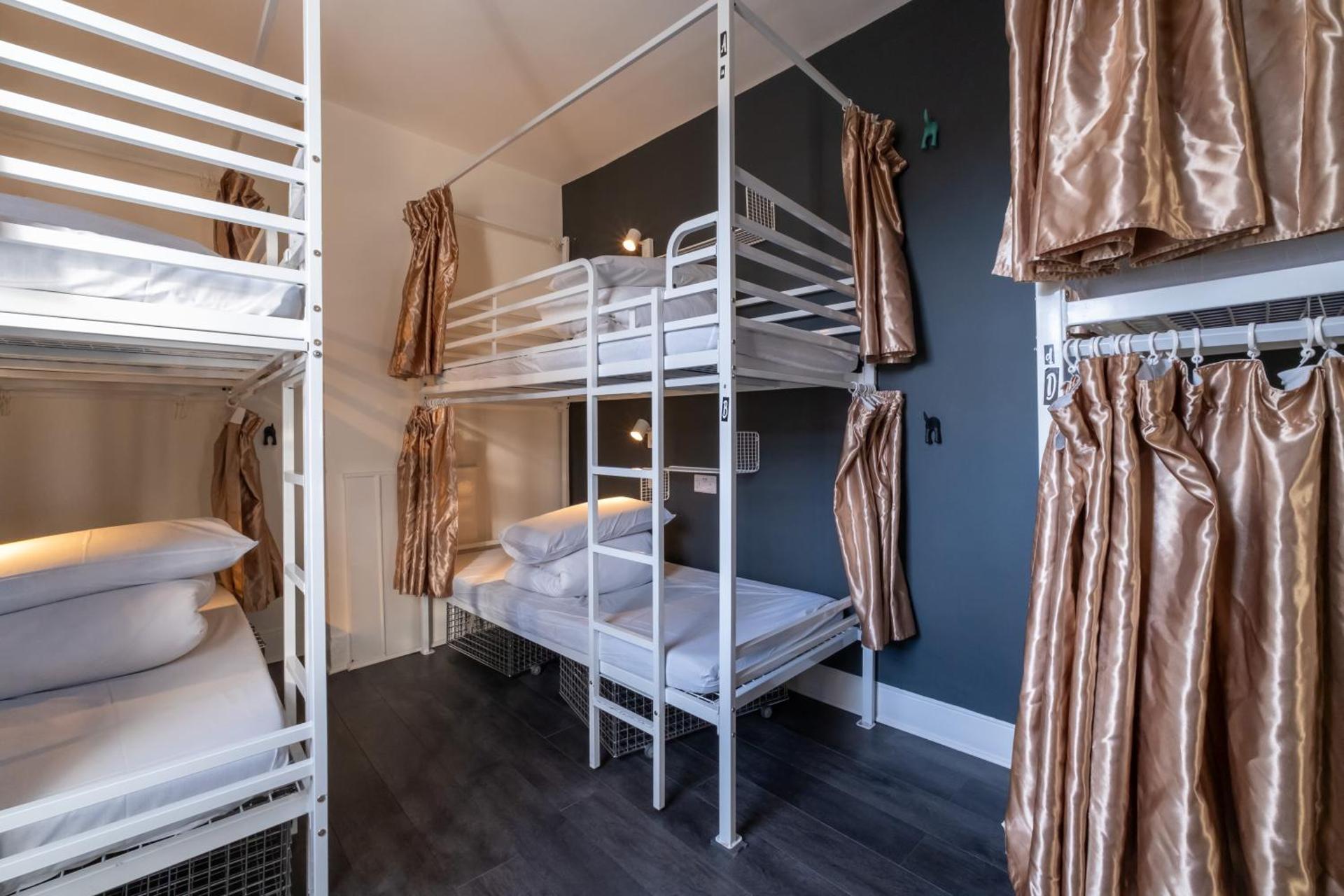 Book A Bed Hostels - Photo 67