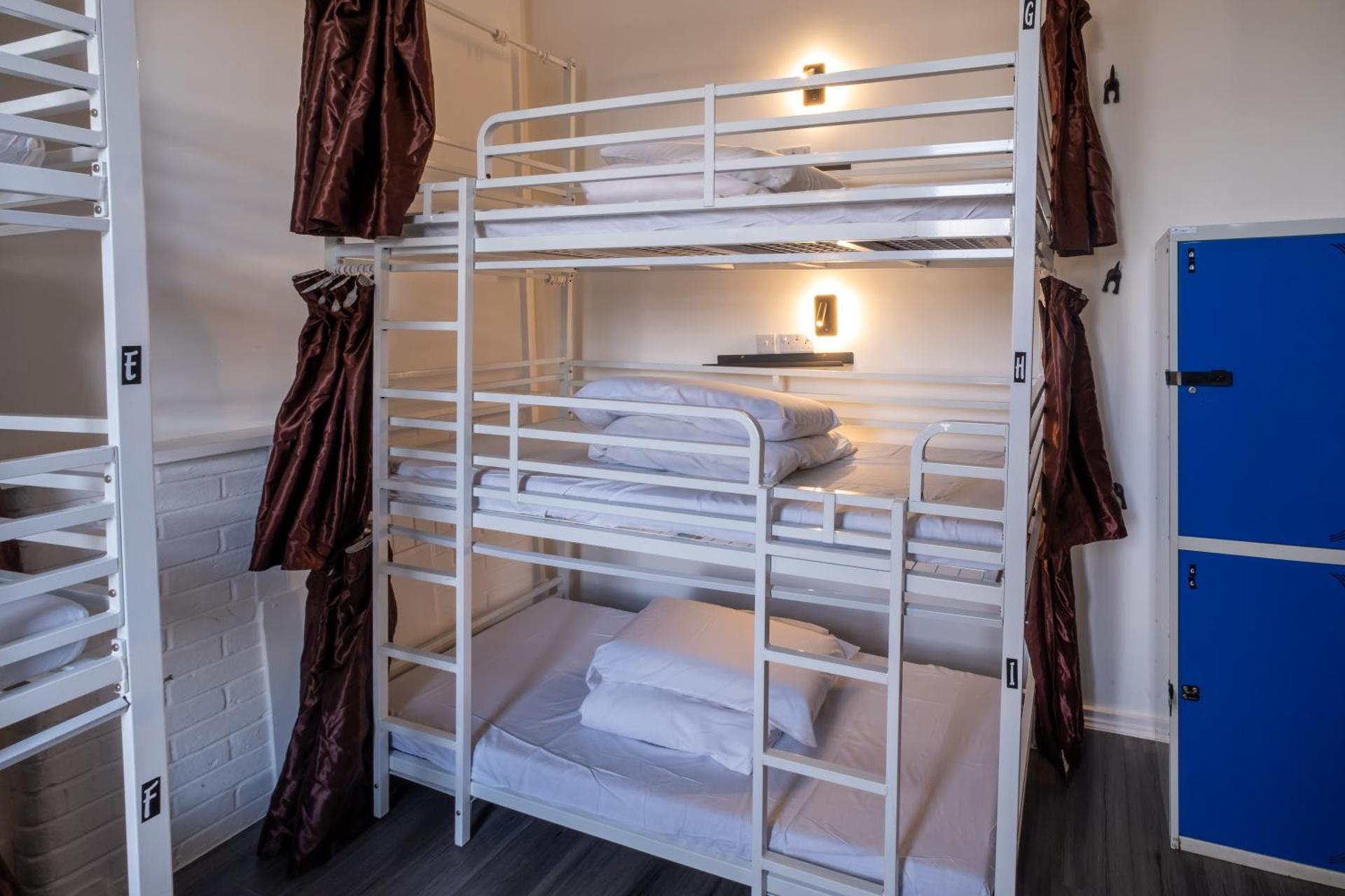 Book A Bed Hostels - Photo 60